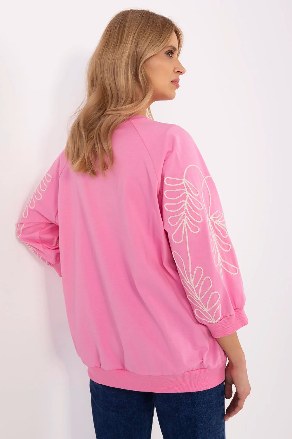 Sweatshirt model 209846 Relevance