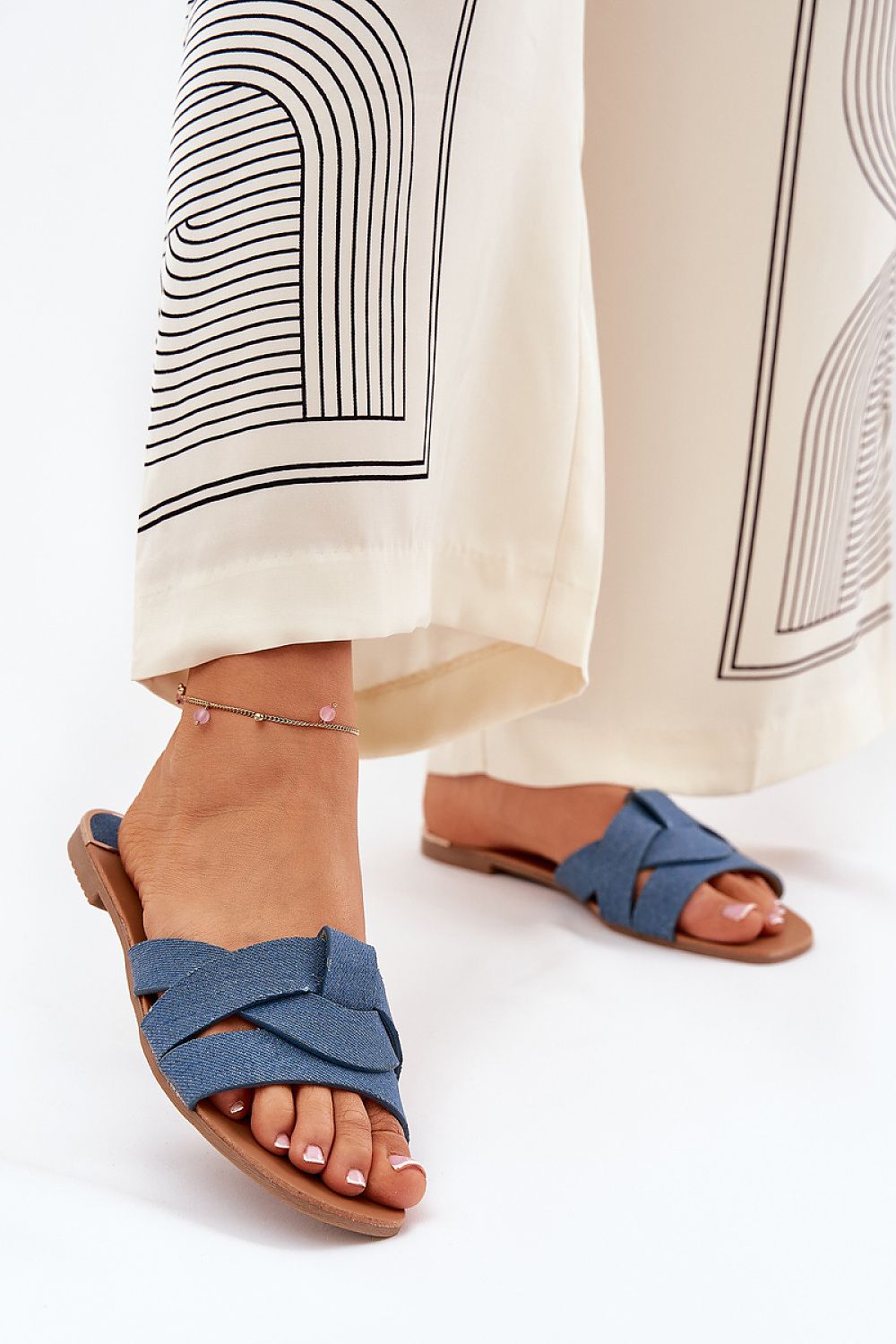 Flip-flops model 209937 Step in style