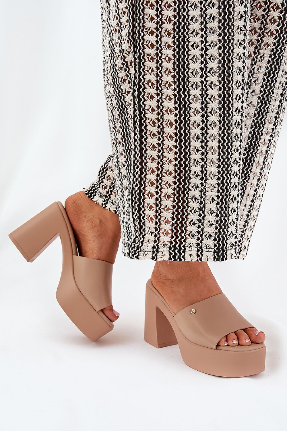 Heeled sandals model 209944 Step in style