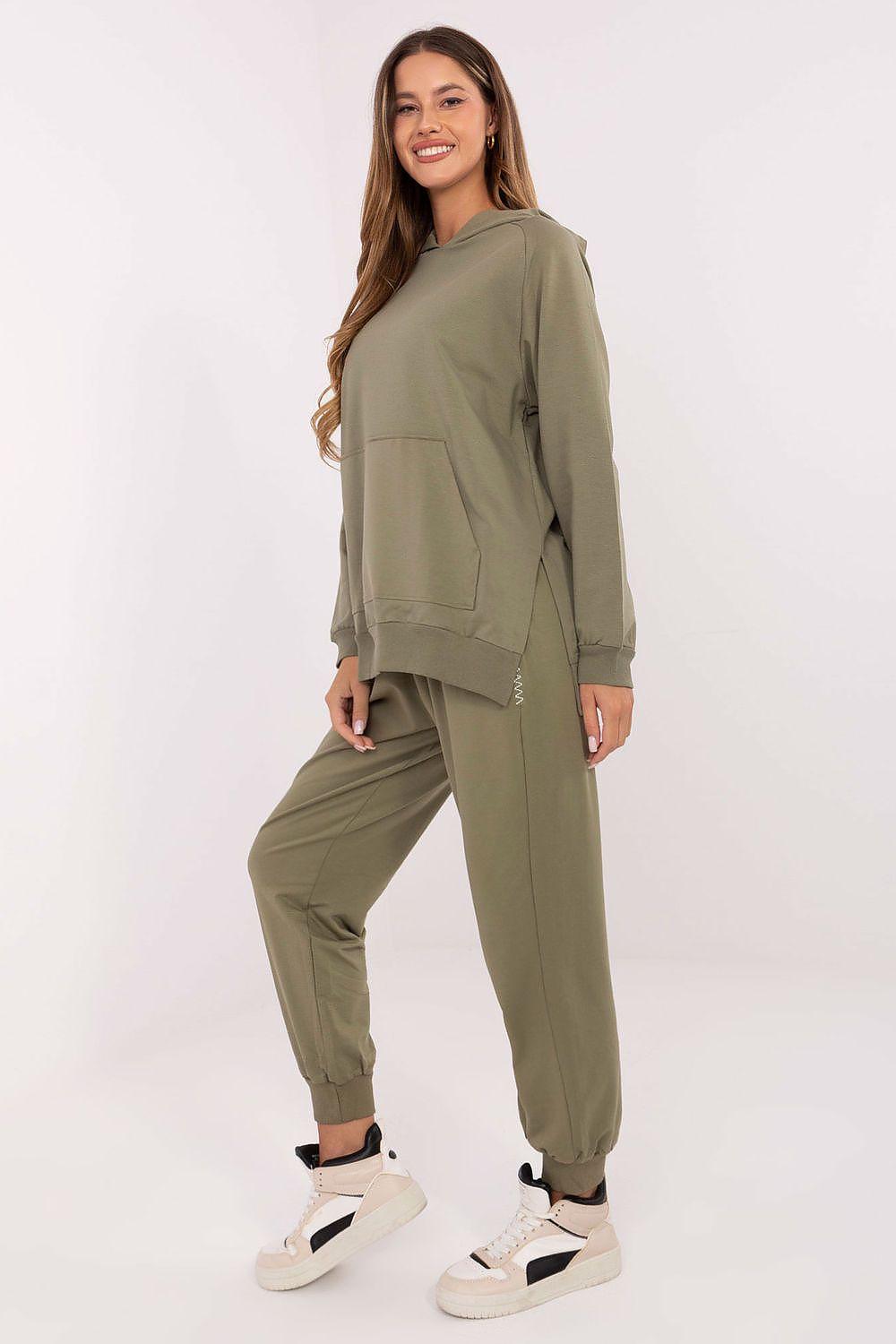 Sweatshirt model 218620 Relevance