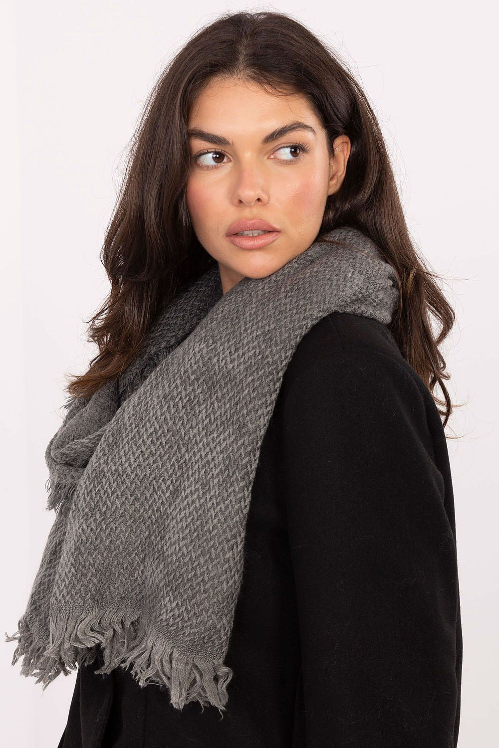 Shawl model 219618 AT