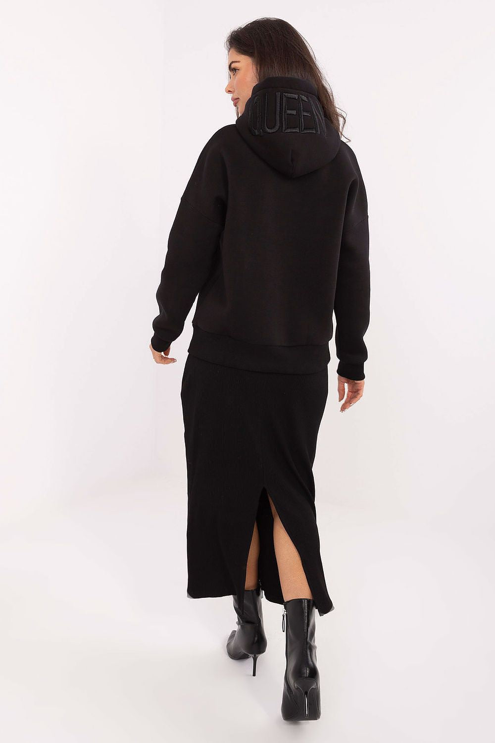 Sweatshirt model 220401 Relevance