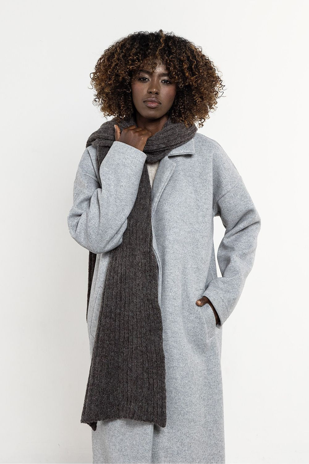 Shawl model 220841 awama