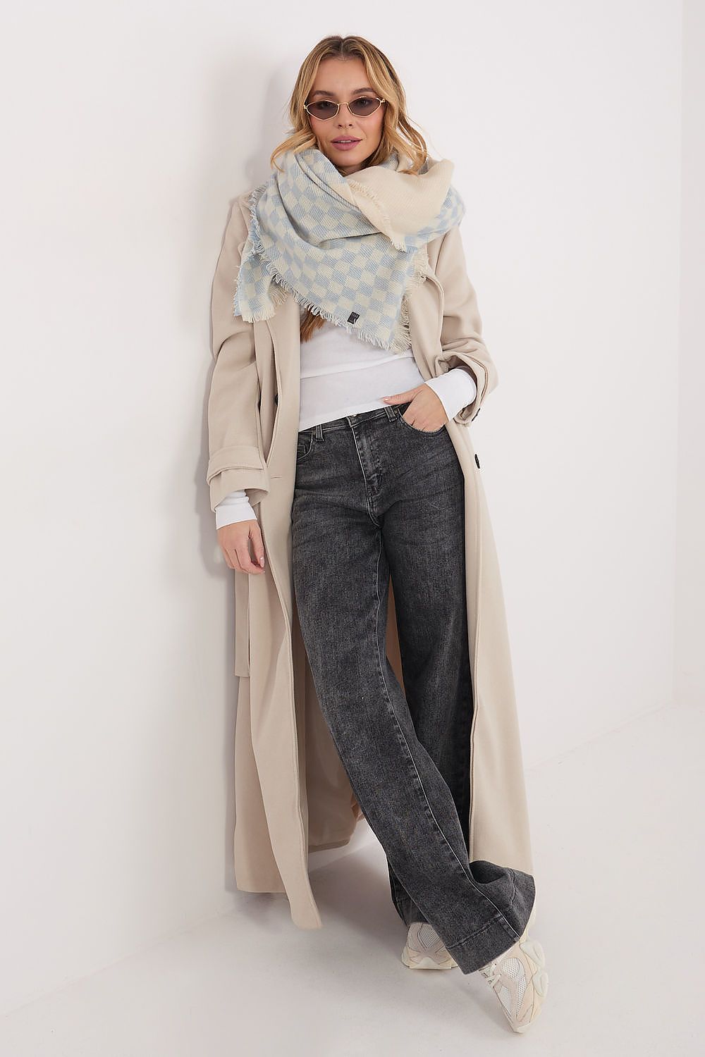 Shawl model 222308 AT