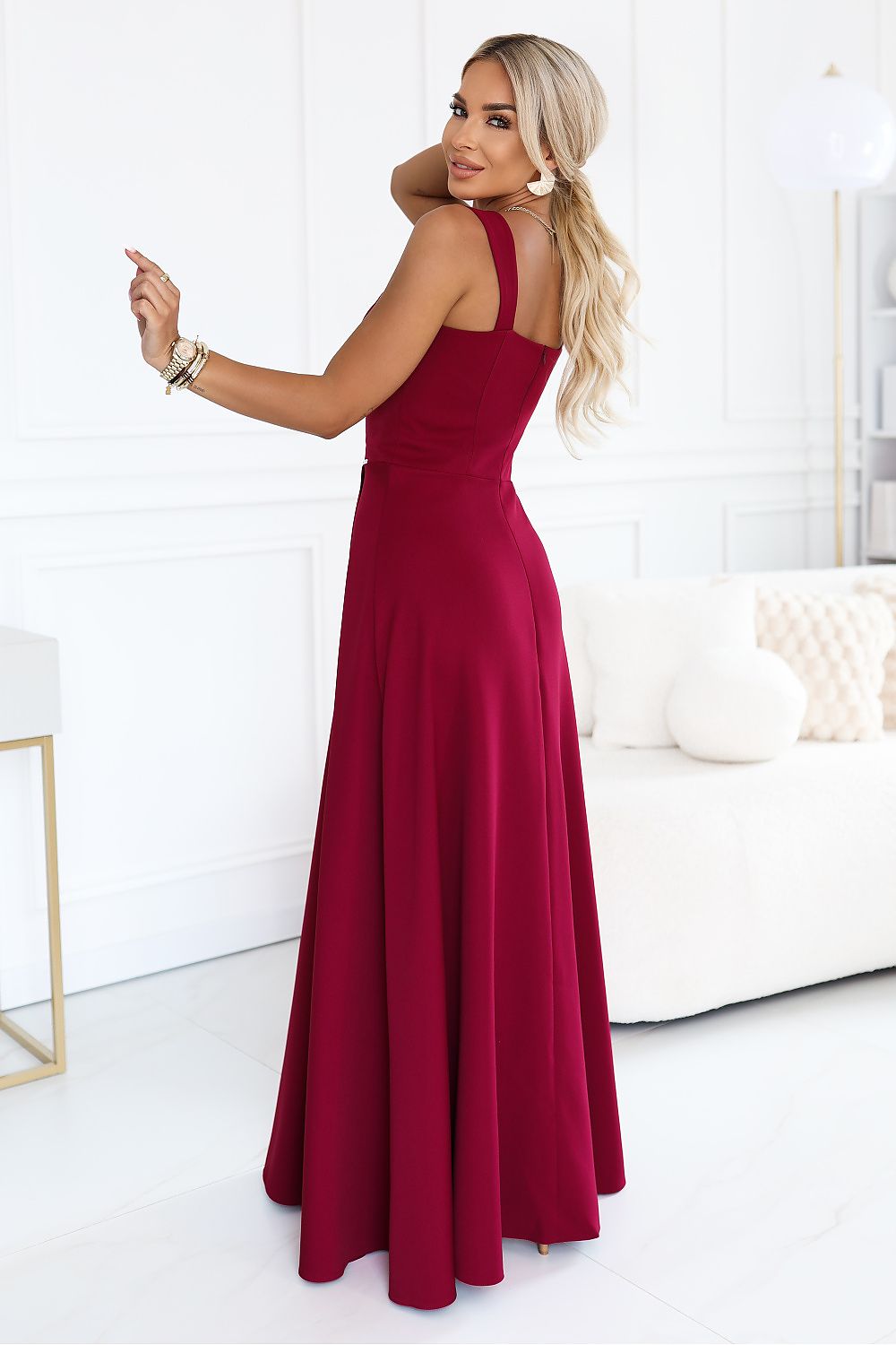 Long dress model 231224 Numoco