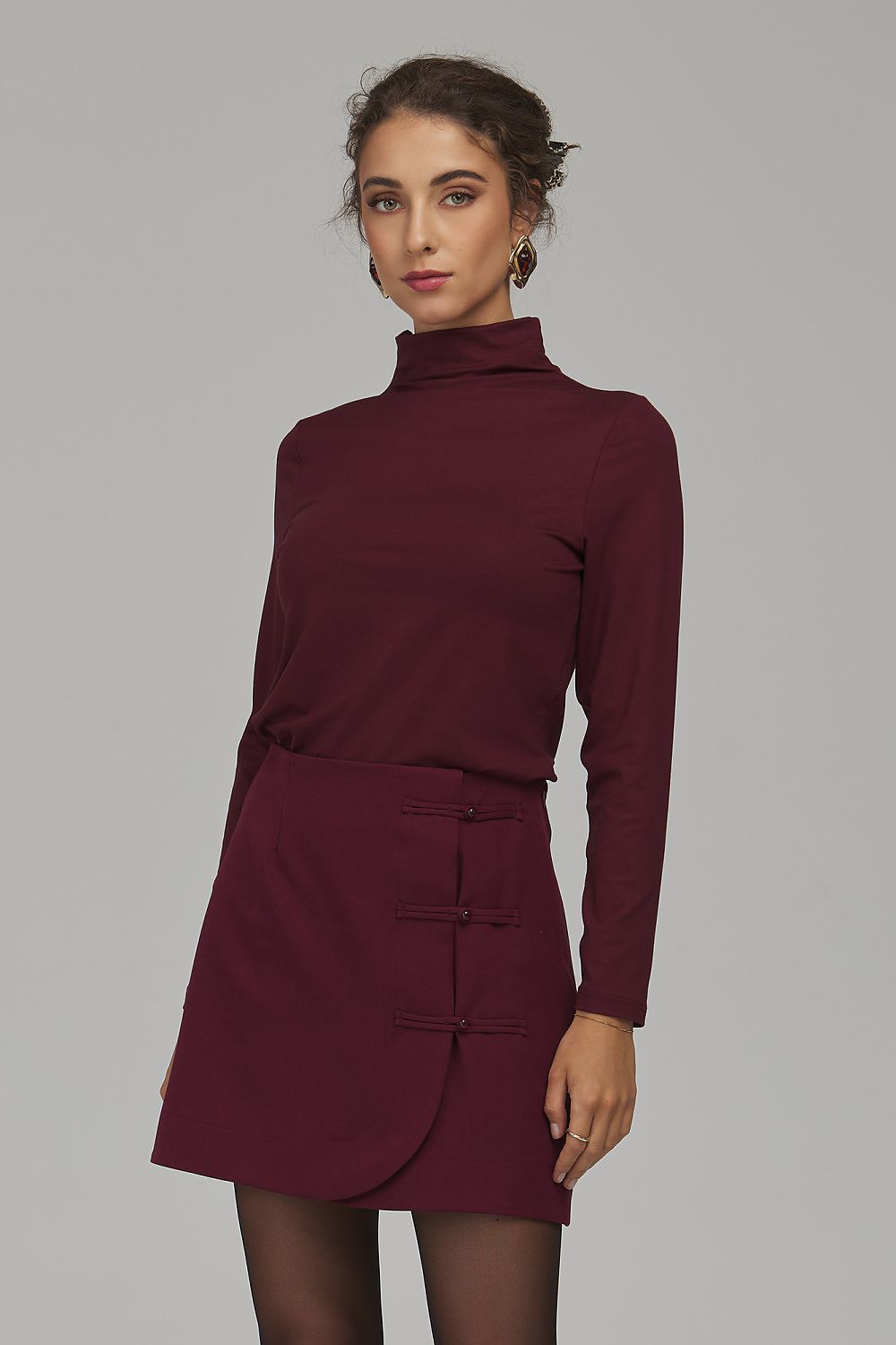 Short skirt model 232496 Nife