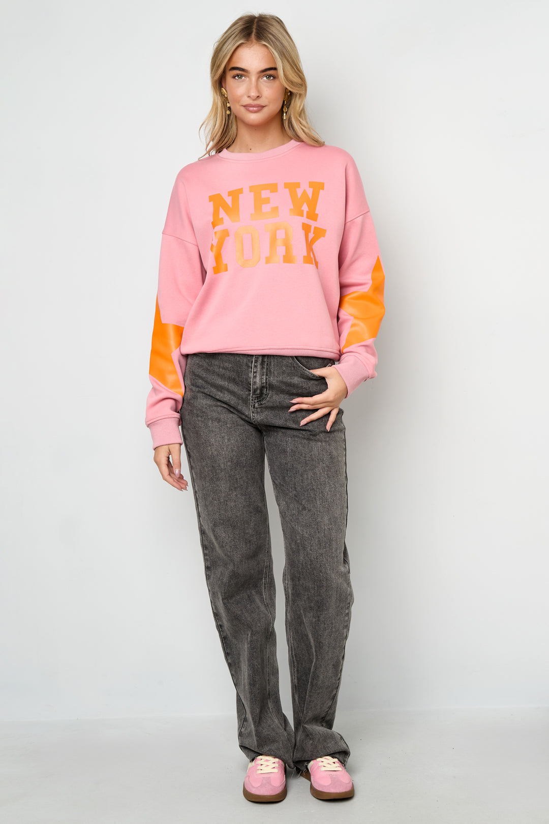 New York sweater with star