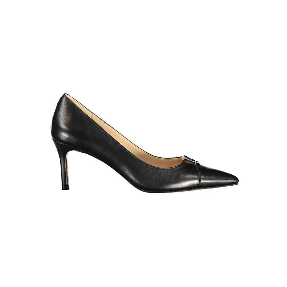 Black Leather Women Classic Shoe