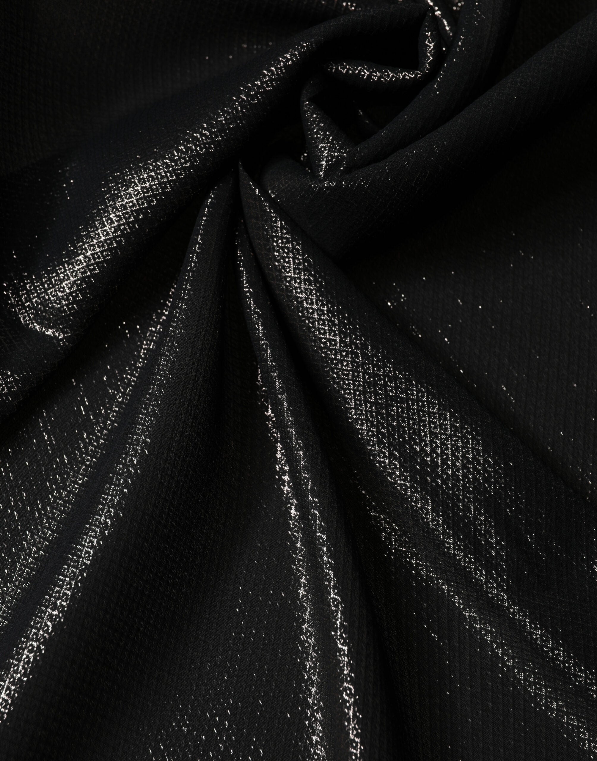 Černý hedvábný hranatý šál Foulard 122cm x 120cm