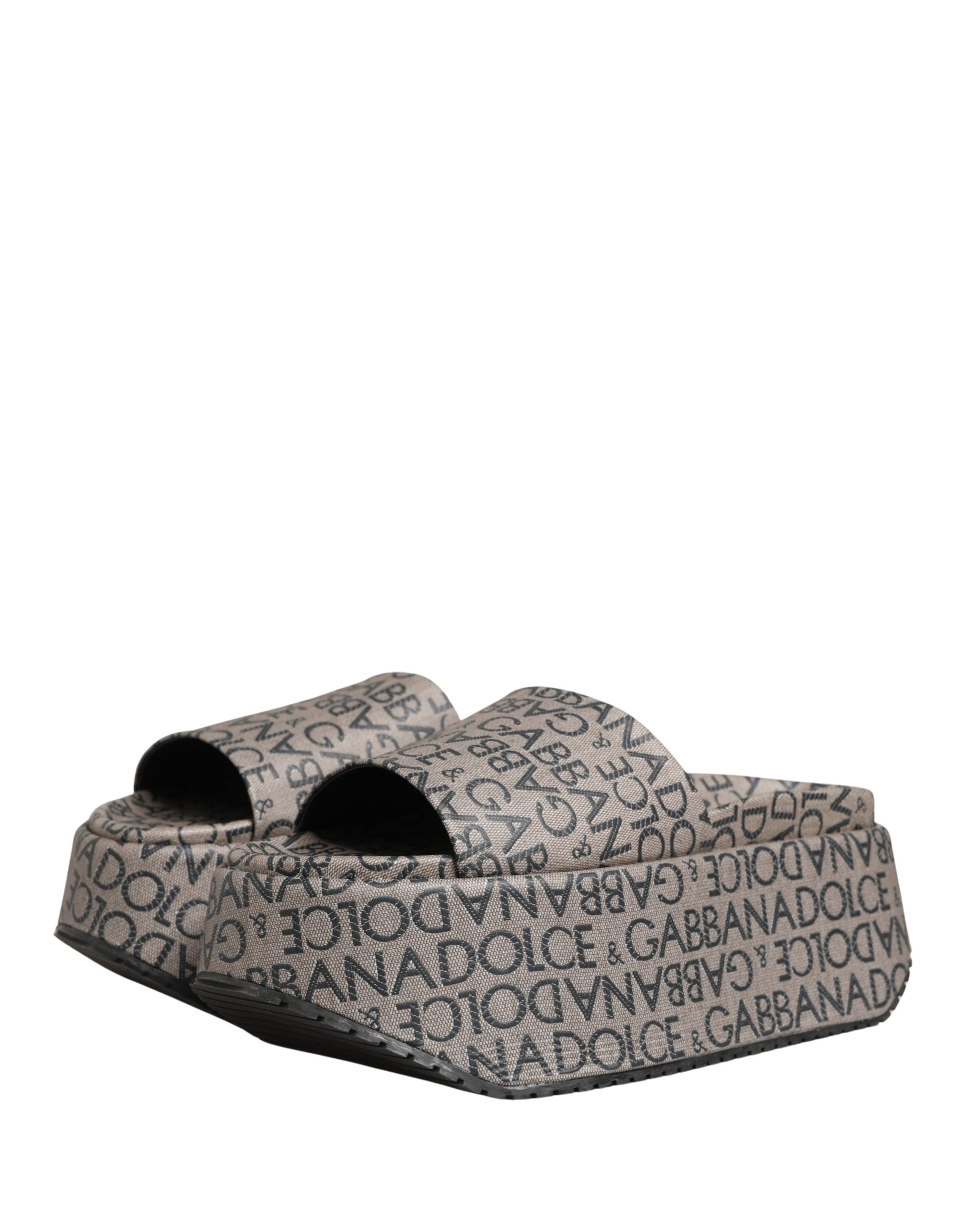 Šedé kožené sandály s monogramem