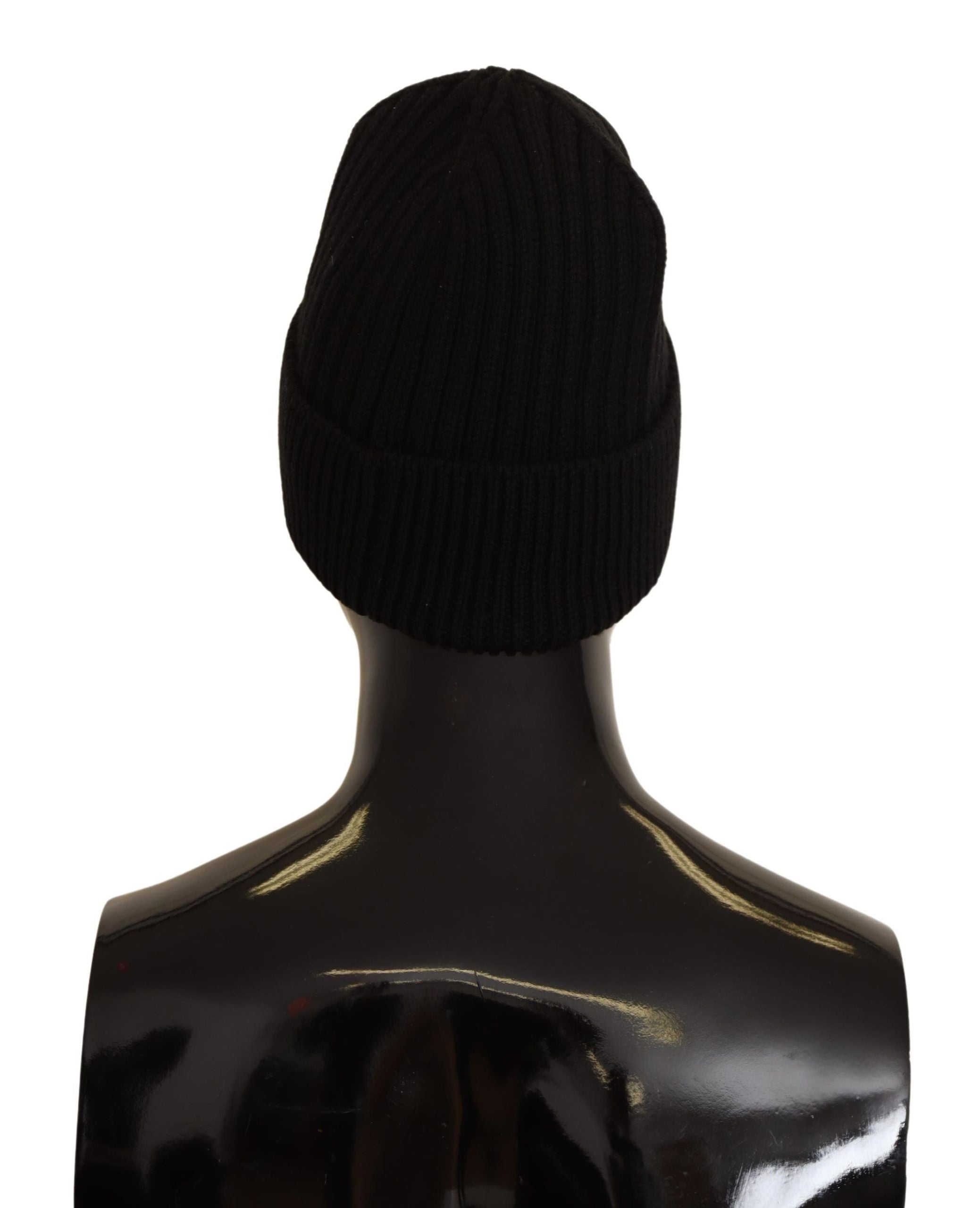 Černá vlněná pletená zimní čepice pro ženy