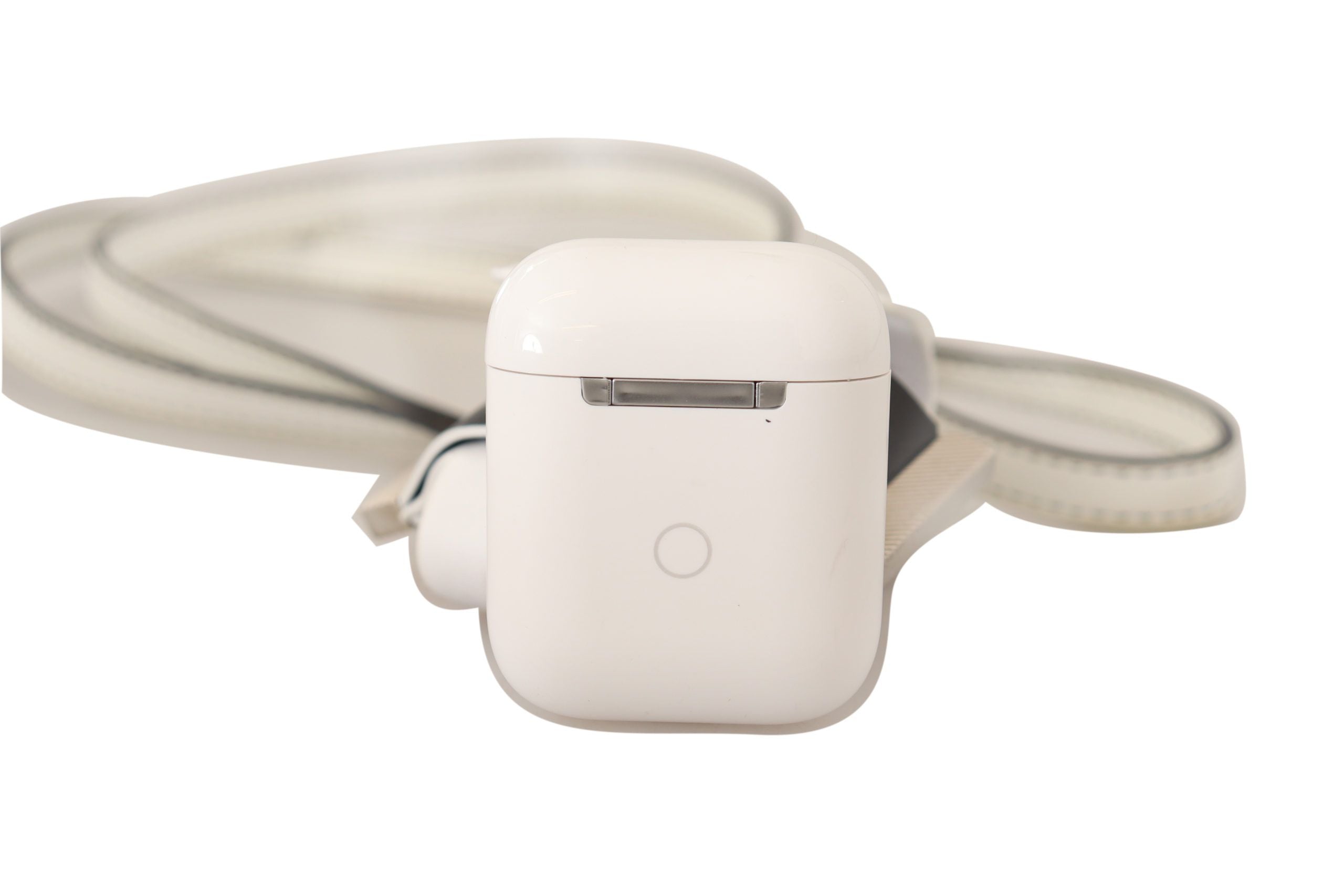Bílý černý kožený řemínek, stříbrný kovový obal s logem pro Airpods