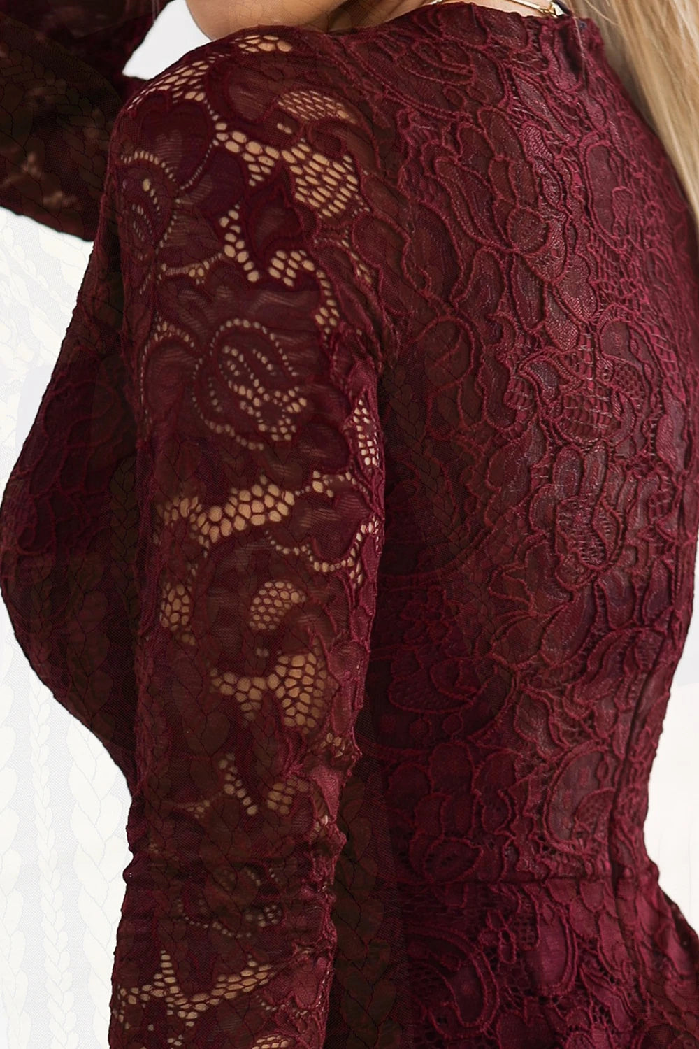 Limited Lace dress with long sleeves and neckline – Dark Maroon
