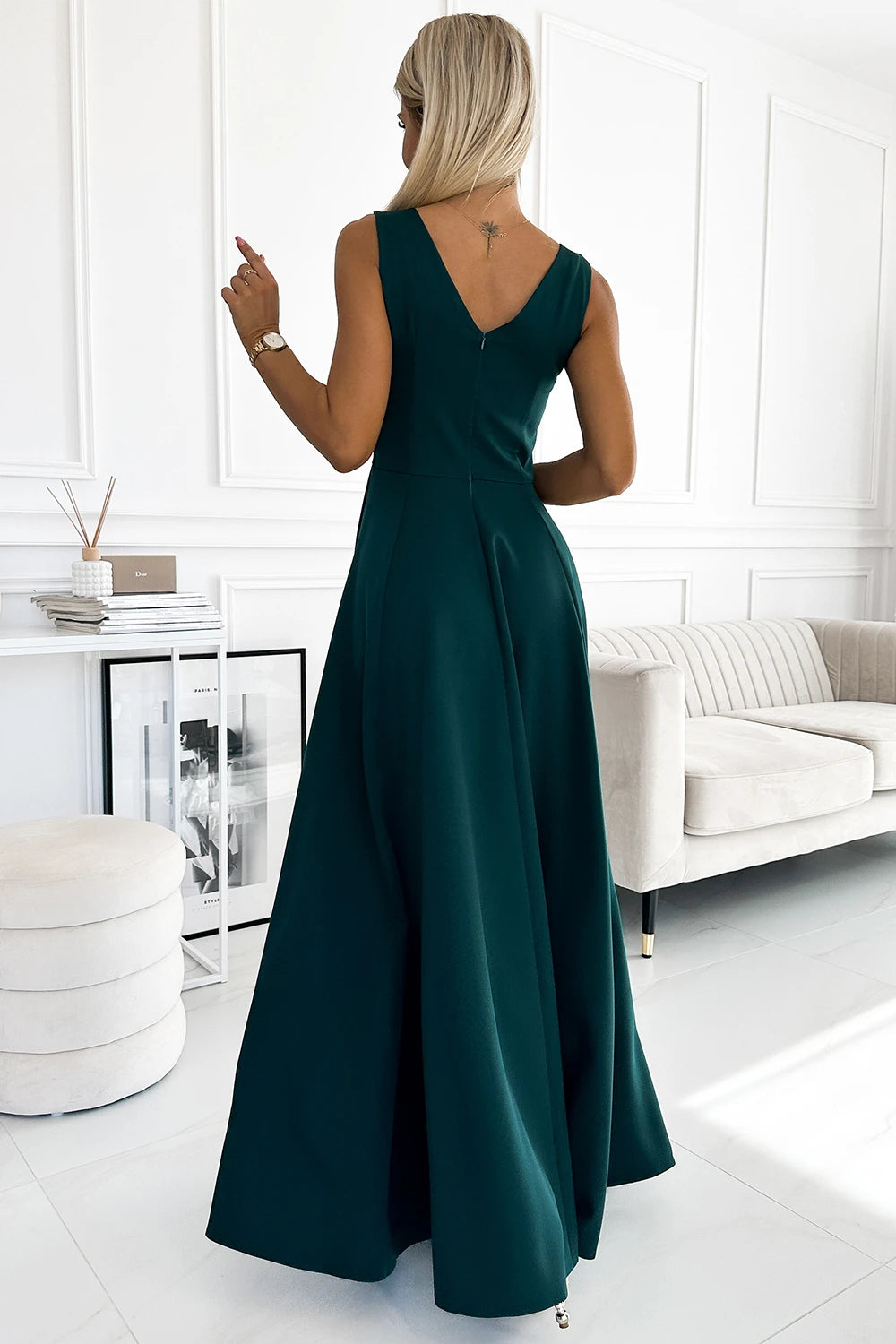 CINDY long elegant dress with a neckline – Green