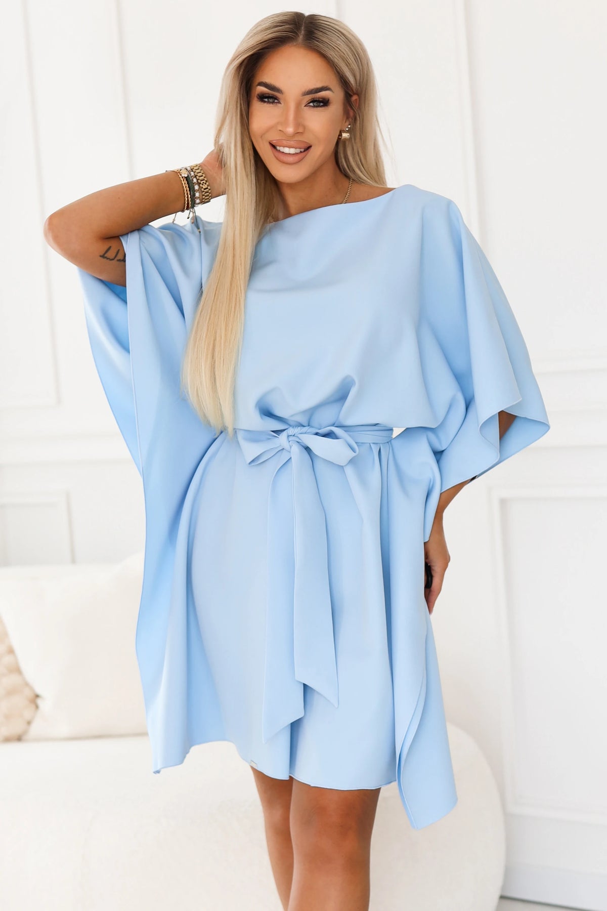 SOFIA Butterfly-style dress with a tie waist – Light Blue