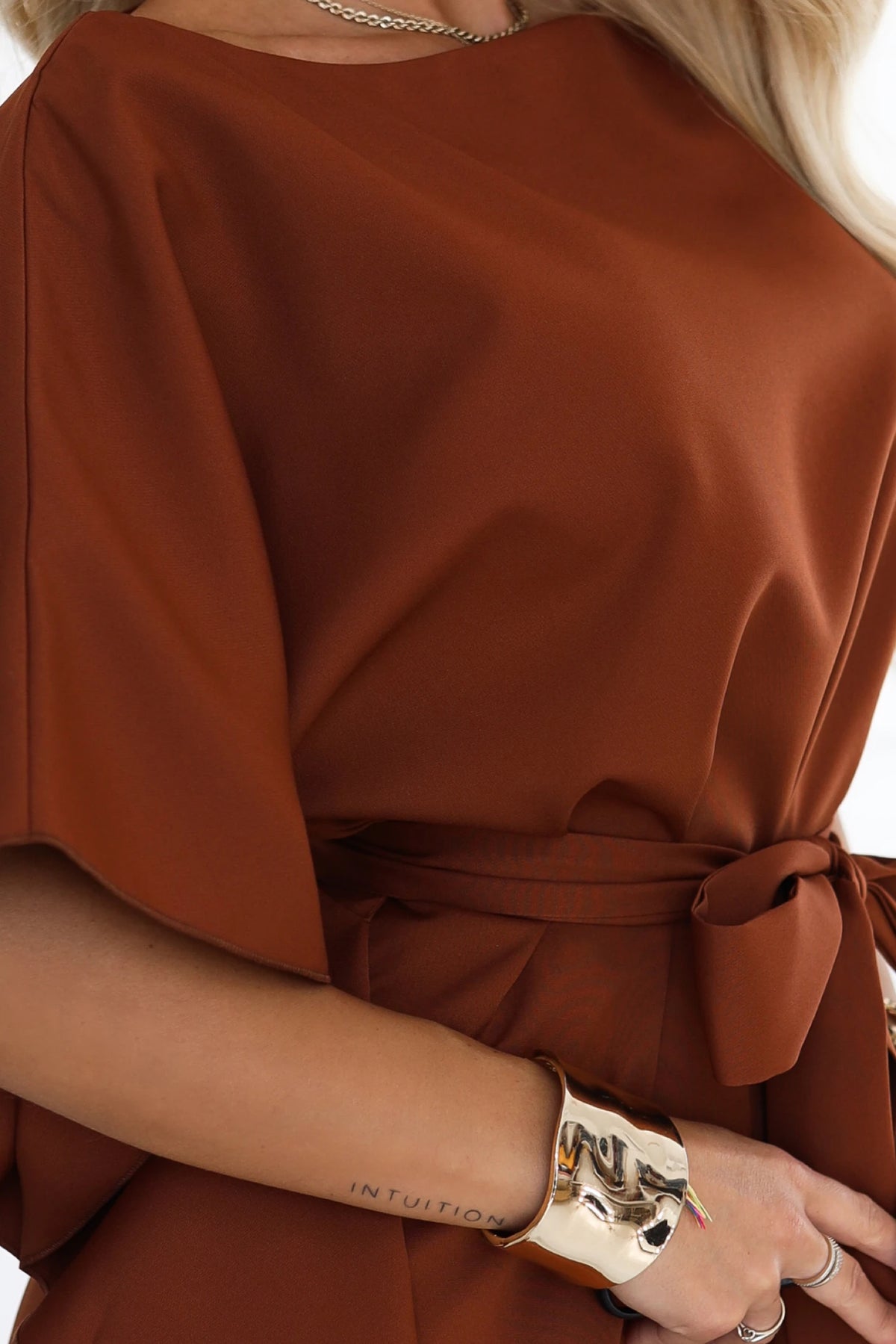 SOFIA Feminine butterfly-style dress with a waist tie – Cinnamon Brown