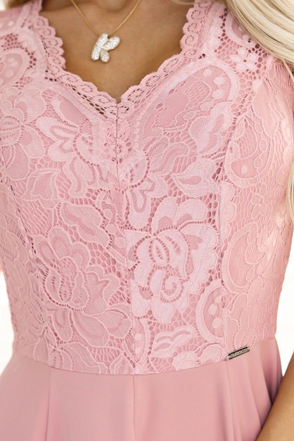 AMBER elegant long lace dress with a neckline – Powder Pink