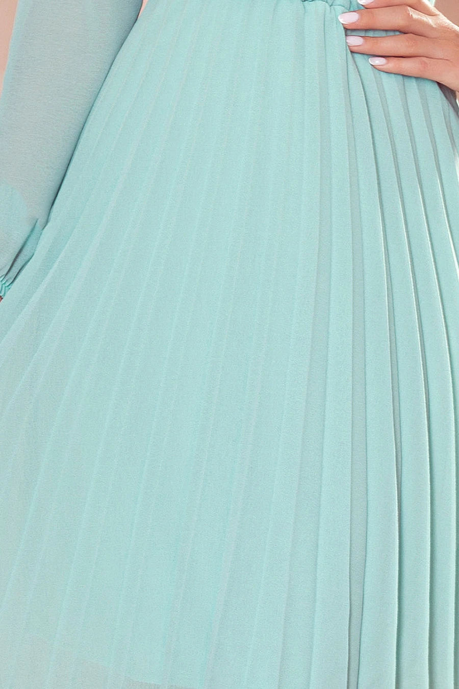 Limited ISABELLE Pleated dress with neckline and long sleeve – Mint