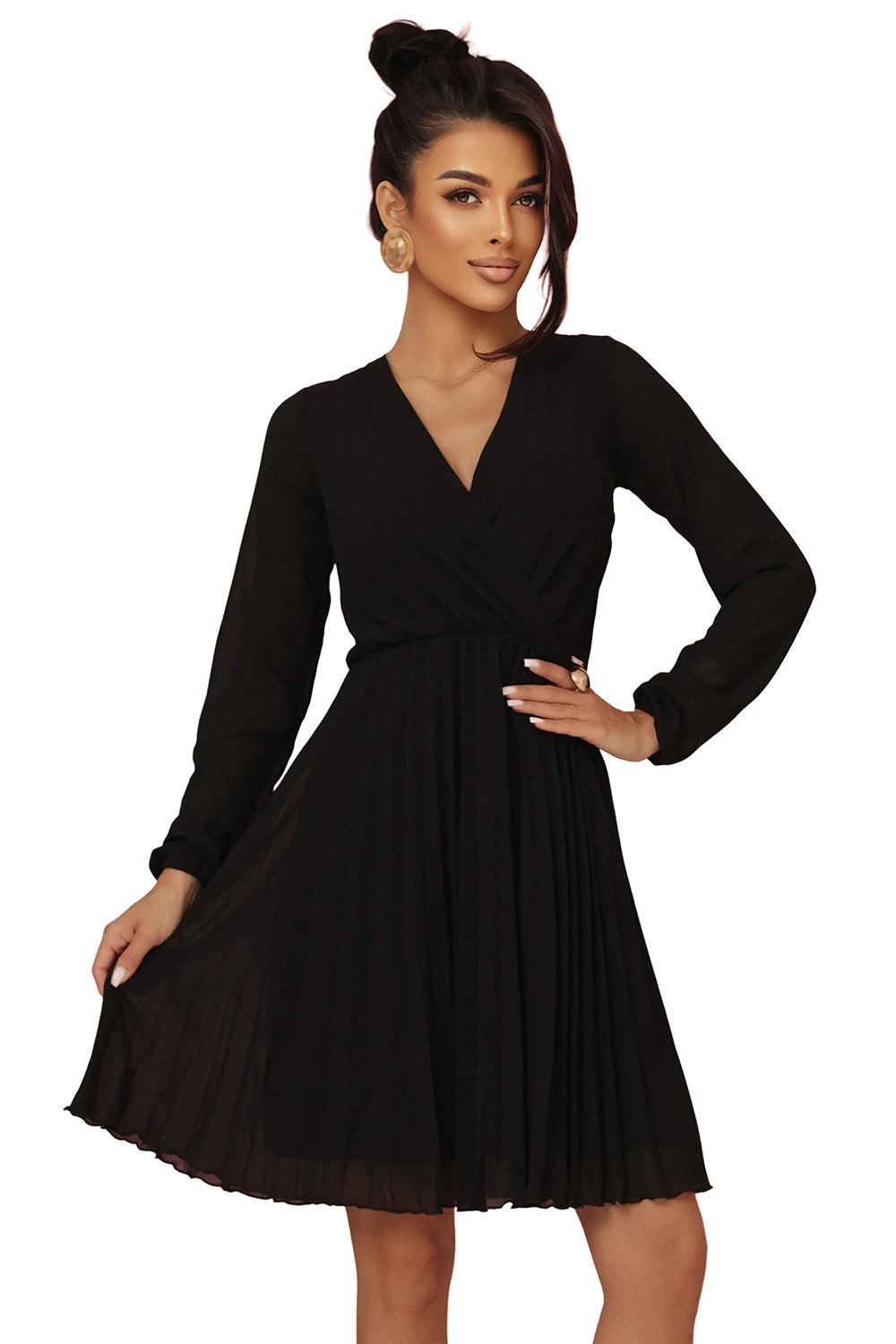 ISABELLE Polish Pleated Dress with Long Sleeves and Neckline – Black