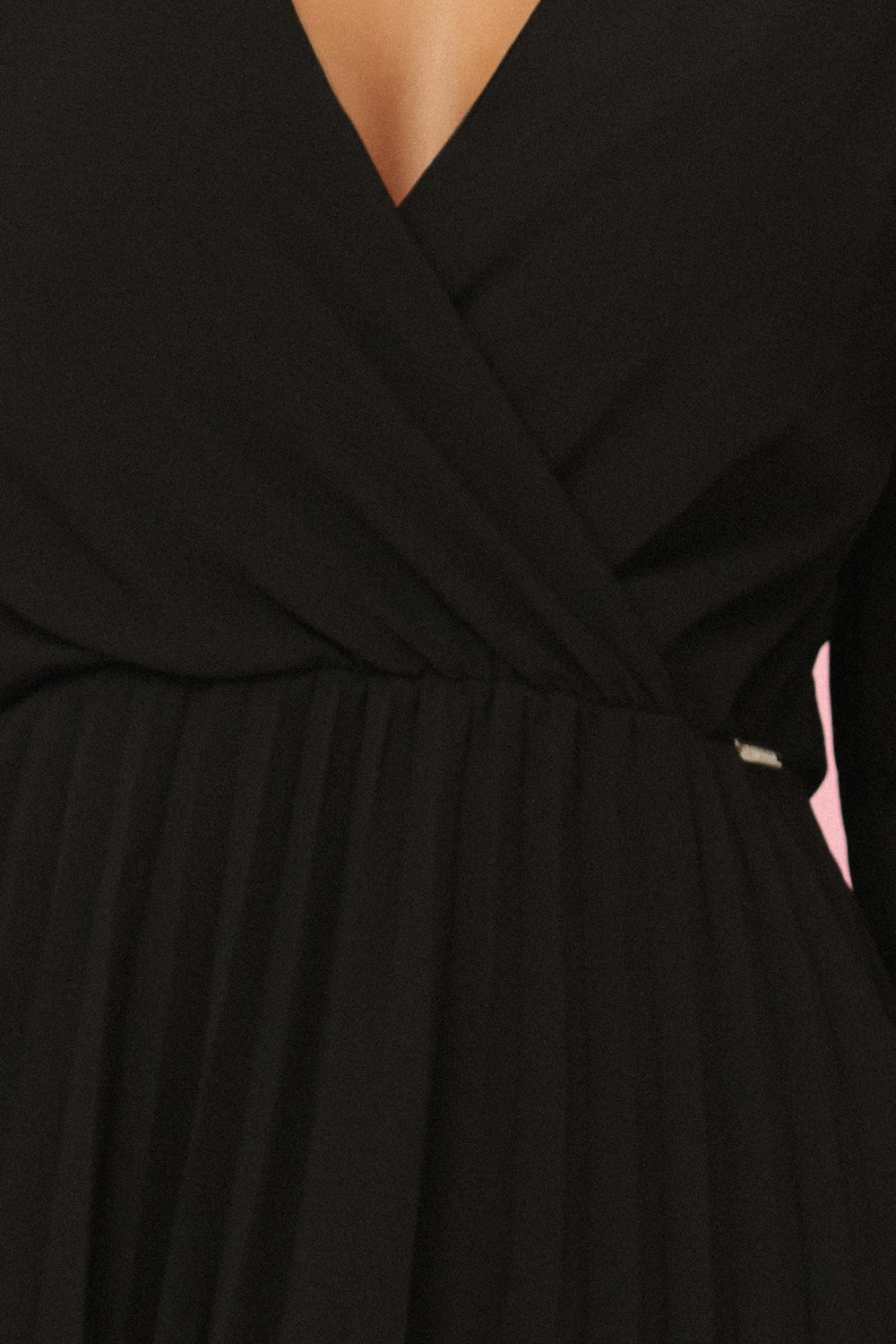 ISABELLE Polish Pleated Dress with Long Sleeves and Neckline – Black