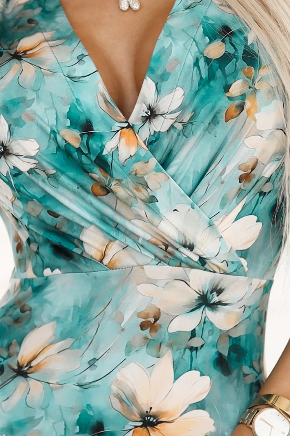 BOYKA Fitted dress with an envelope neckline – Beige Flowers On A Turquoise Background