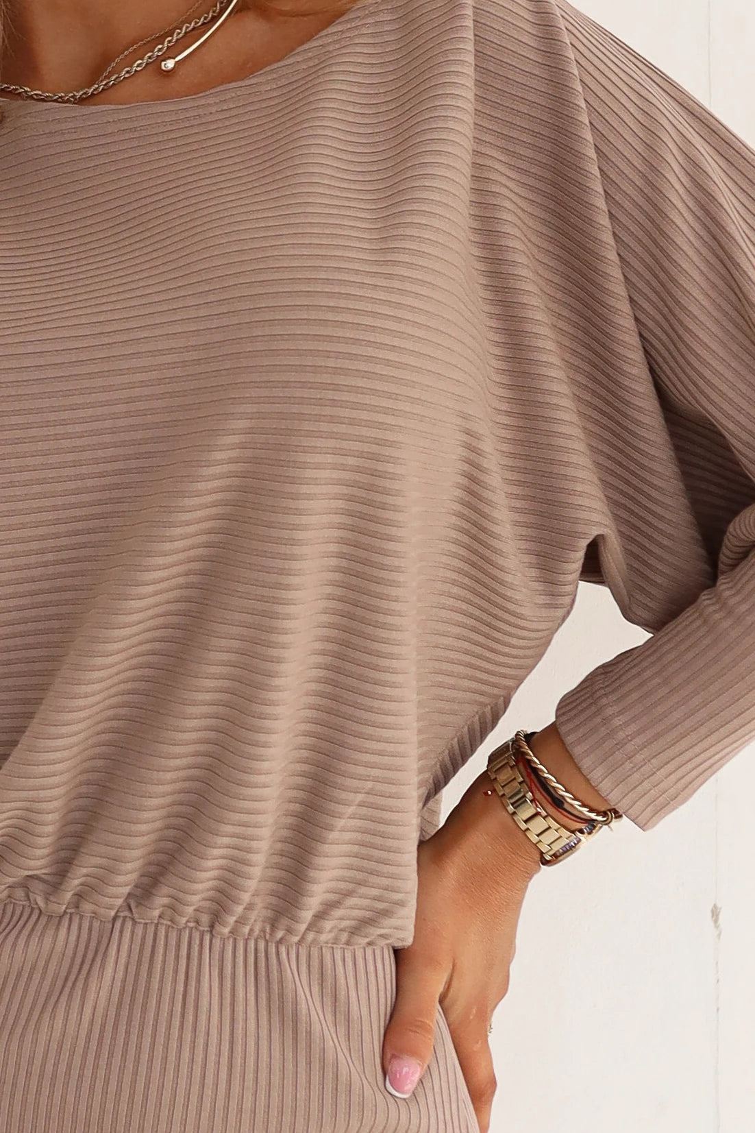 LARA Ribbed dress with cuffs – Mocha Mousse
