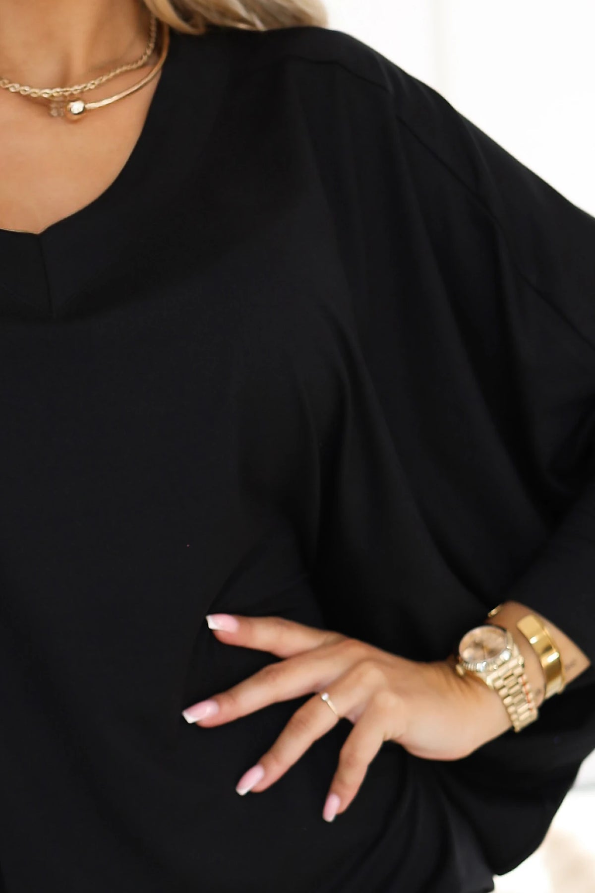 Comfortable batwing dress with long sleeves – Black