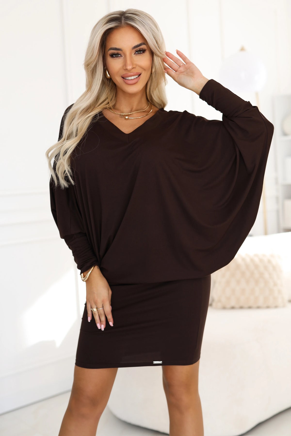 Comfortable batwing dress with long sleeves – Chocolate