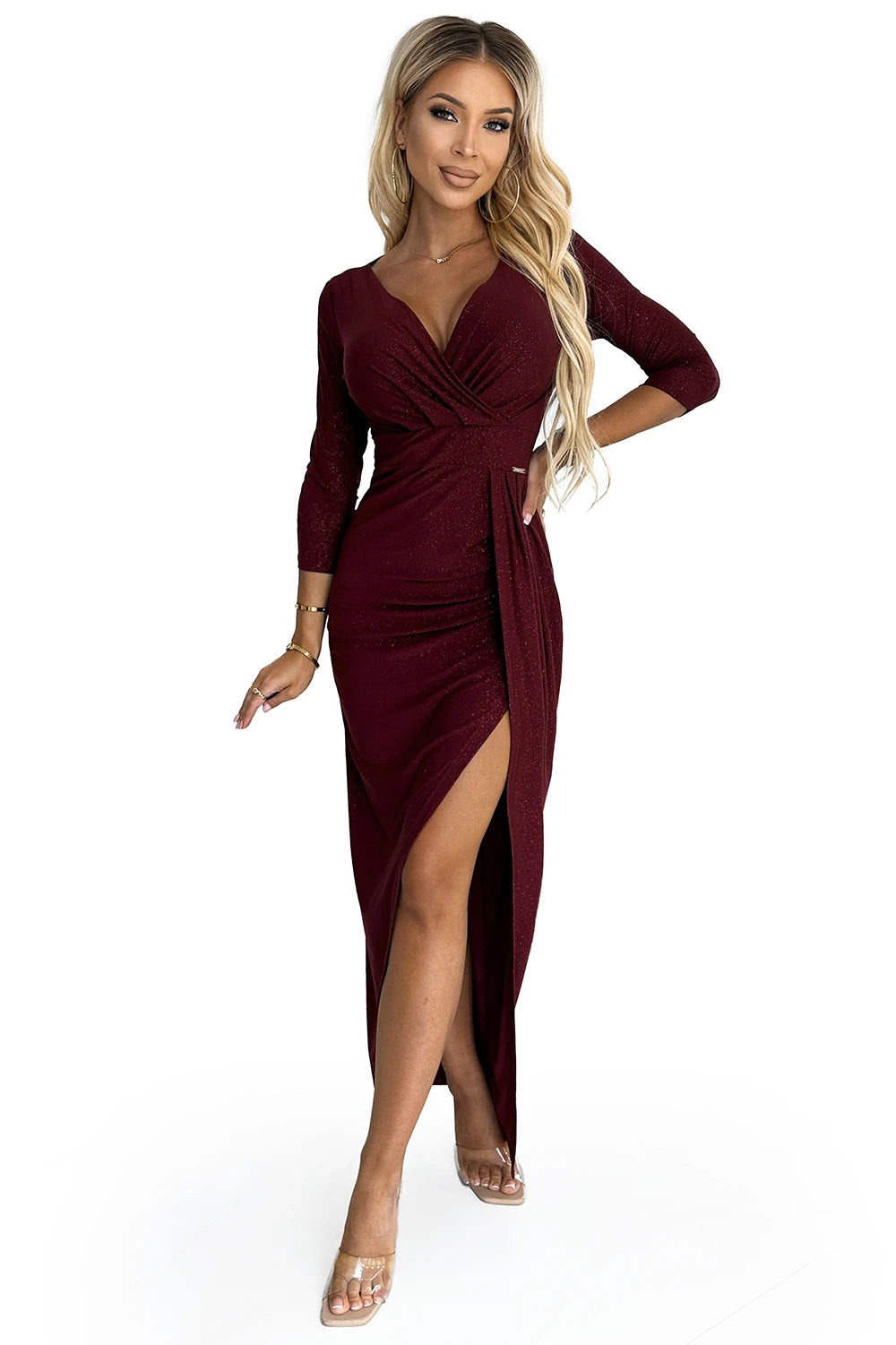 Shiny dress with a neckline and a slit on the leg – Burgundy Color