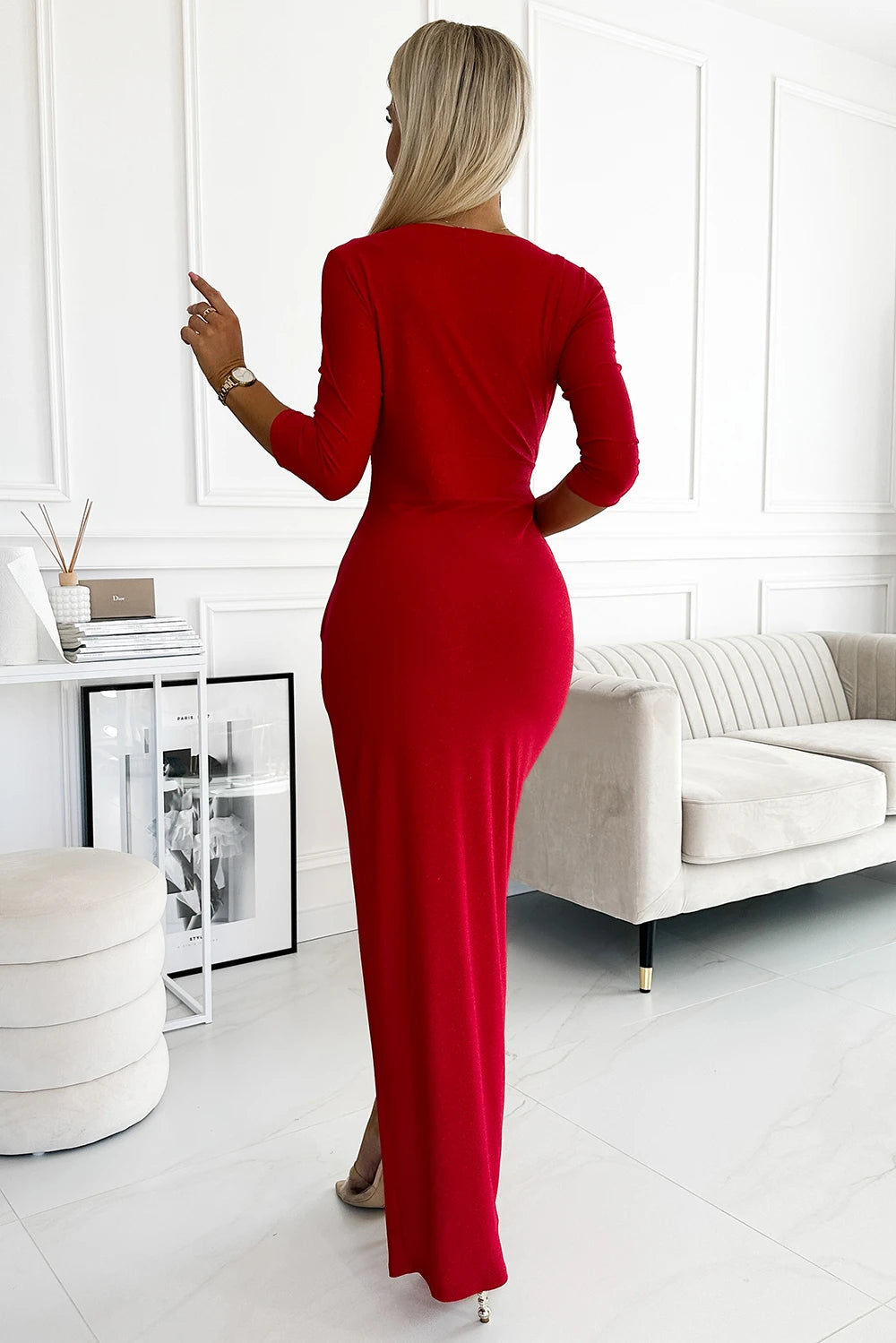 Shiny dress with a neckline and a slit on the leg – Red Color
