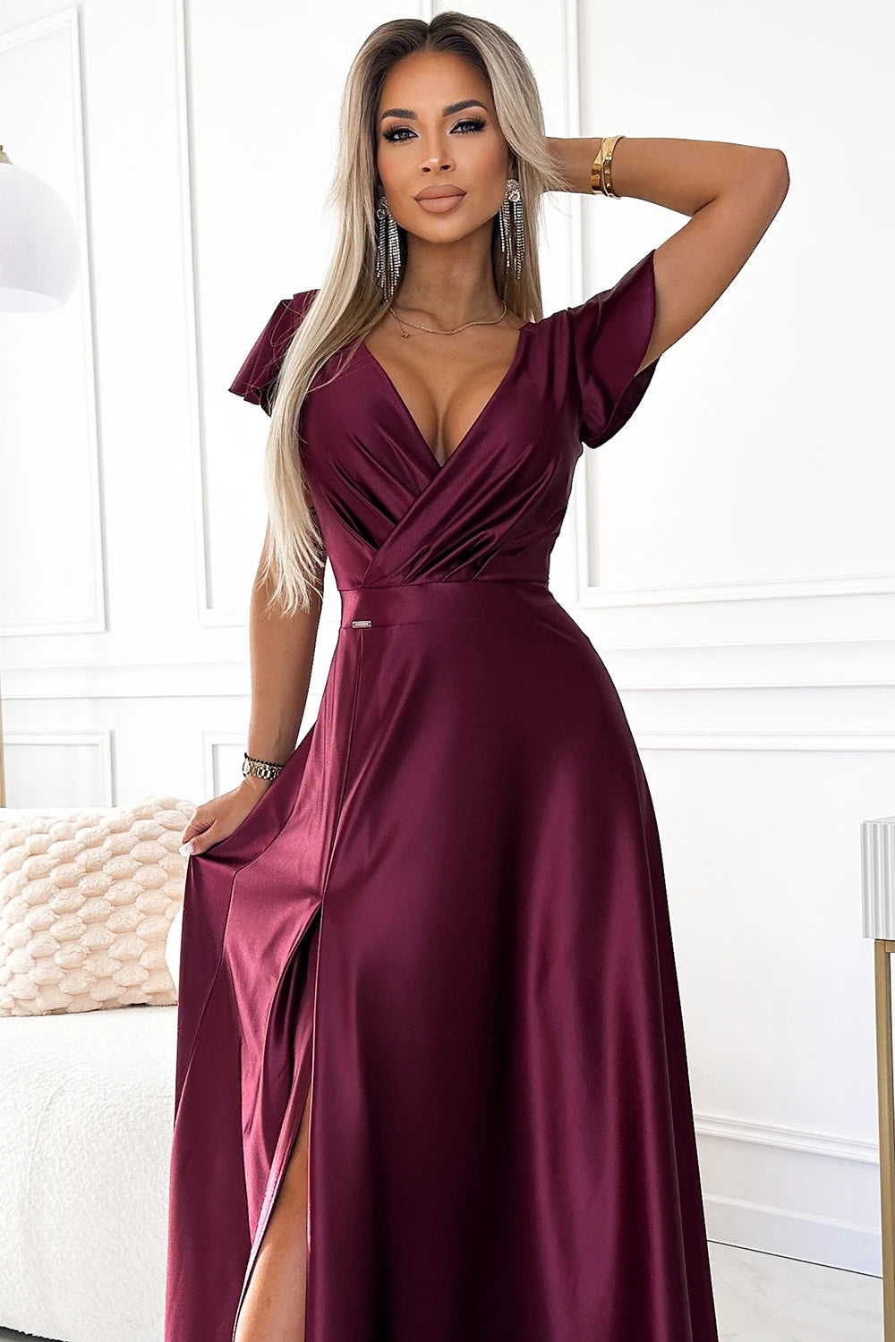 CRYSTAL satin long dress with a neckline – Burgundy Color