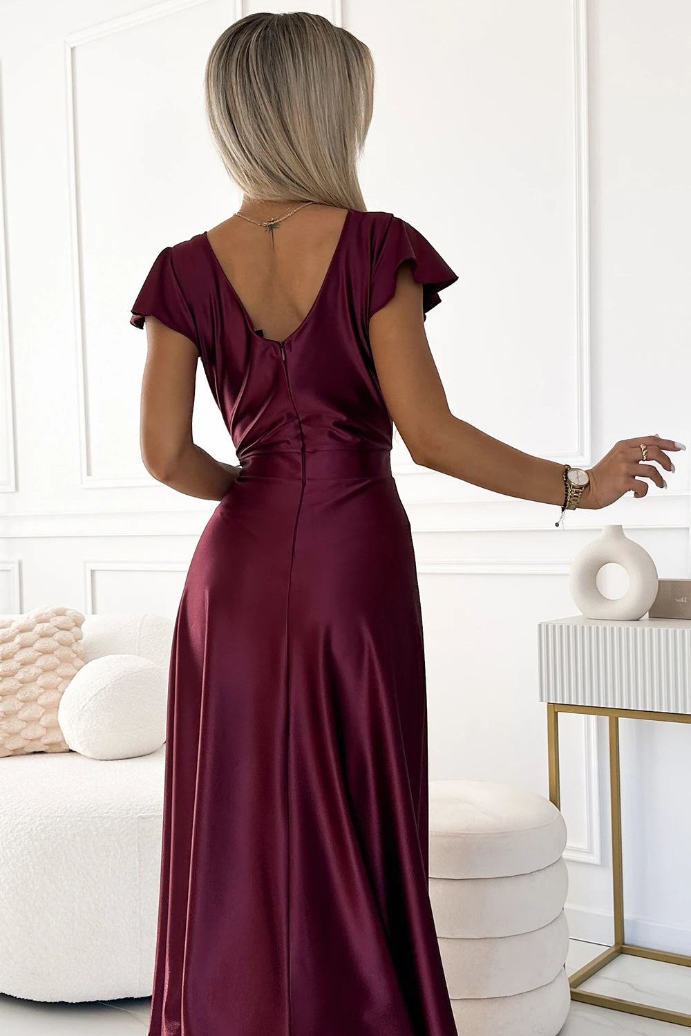CRYSTAL satin long dress with a neckline – Burgundy Color