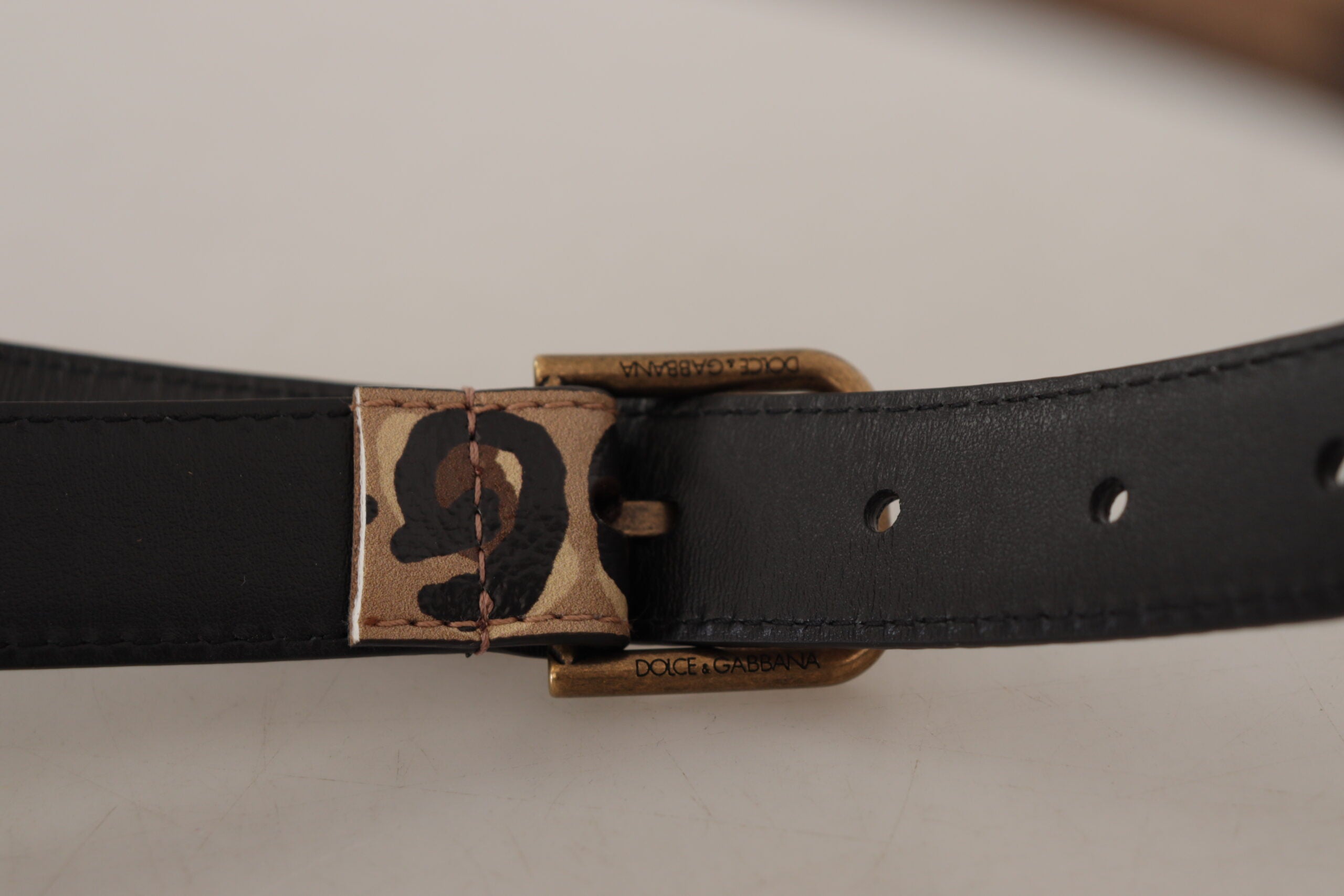 Hnědý leopardí pásek s kovovou přezkou v vintage stylu