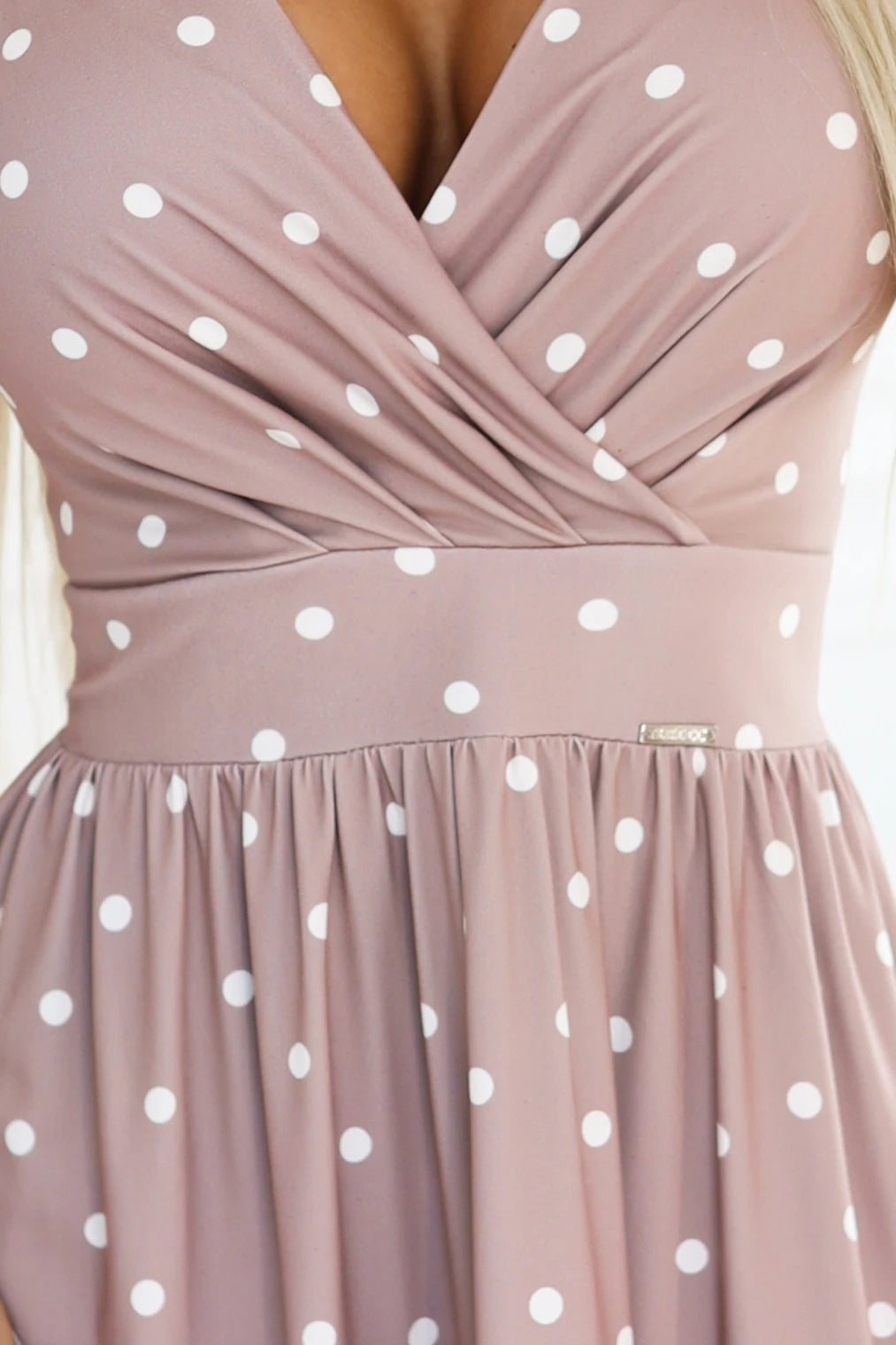 MATILDE Flared midi dress with a wrap neckline and short sleeves – Beige With Polka Dots