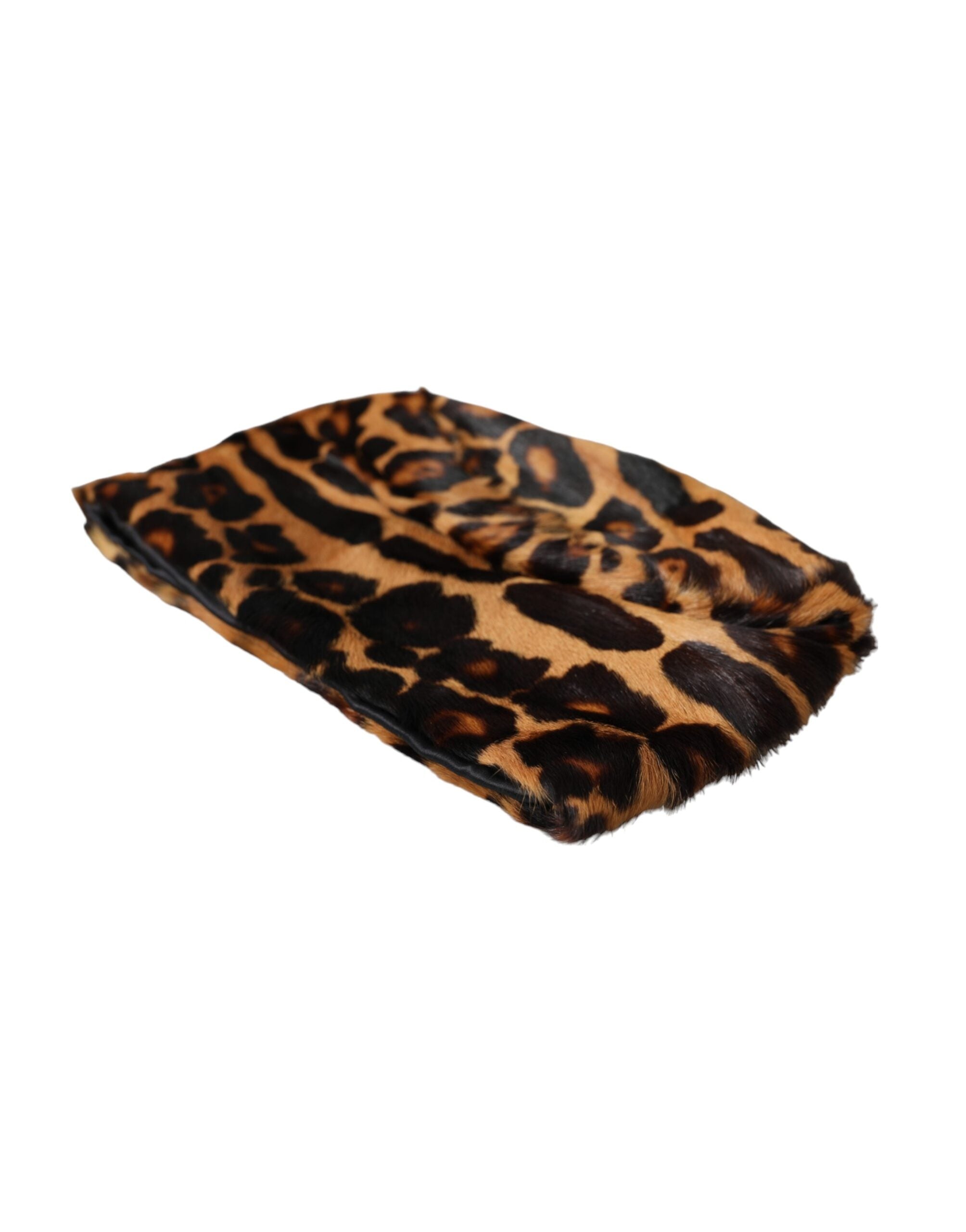 Dámský klobouk z hnědé leopardí kožešiny