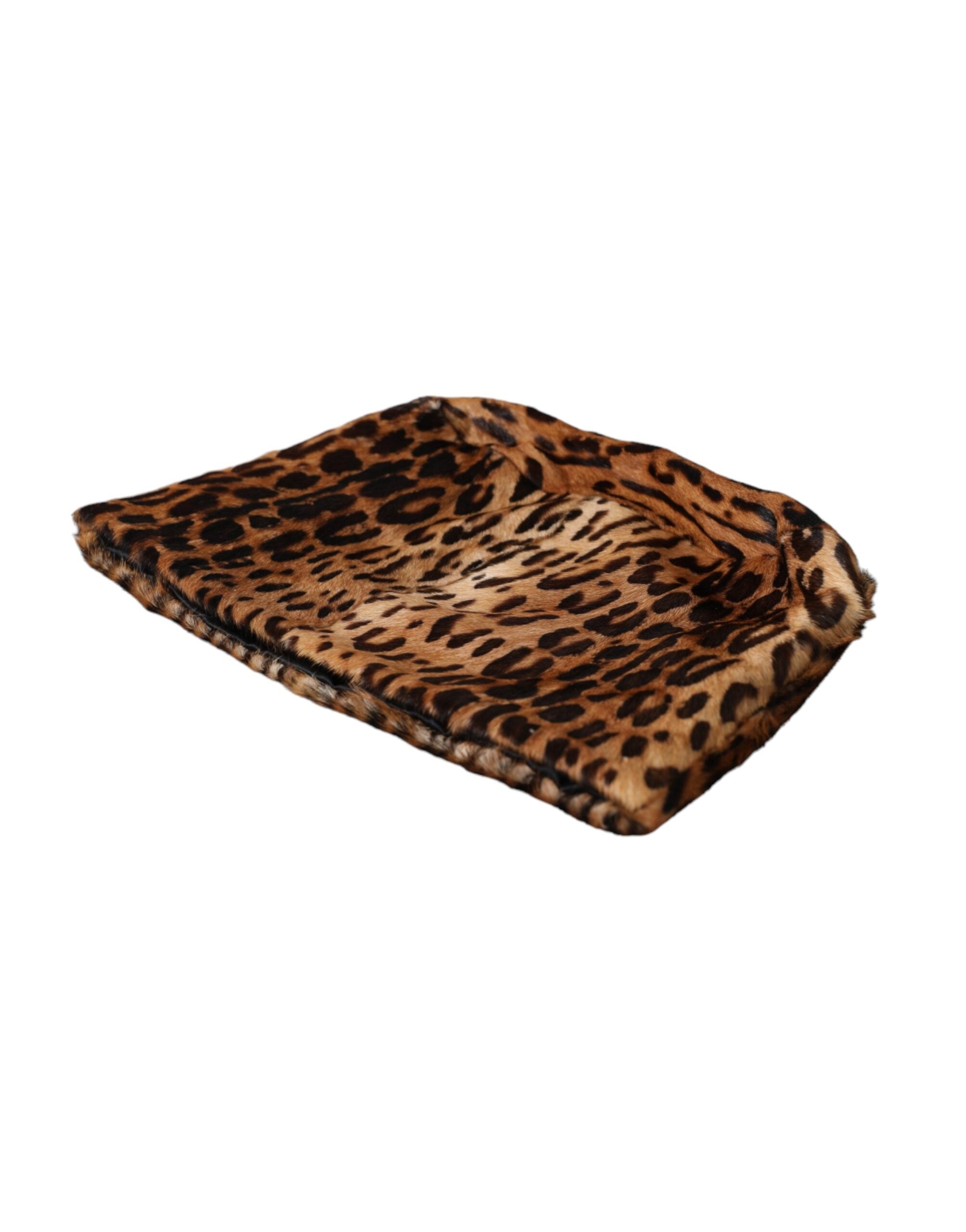 Dámský klobouk z hnědé leopardí kožešiny