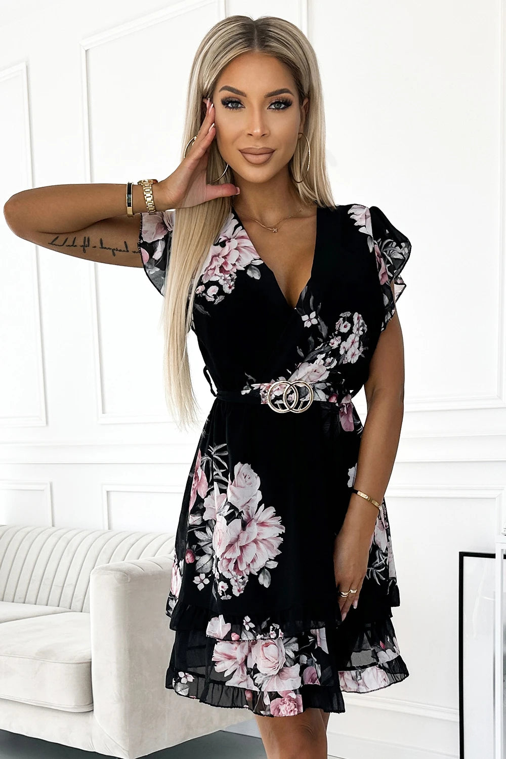 PATRIZIA dress with an envelope neckline, belt and short sleeves – Black With Roses
