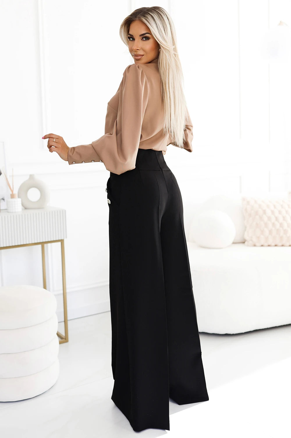 Elegant wide pants with high waist and golden buttons – Black