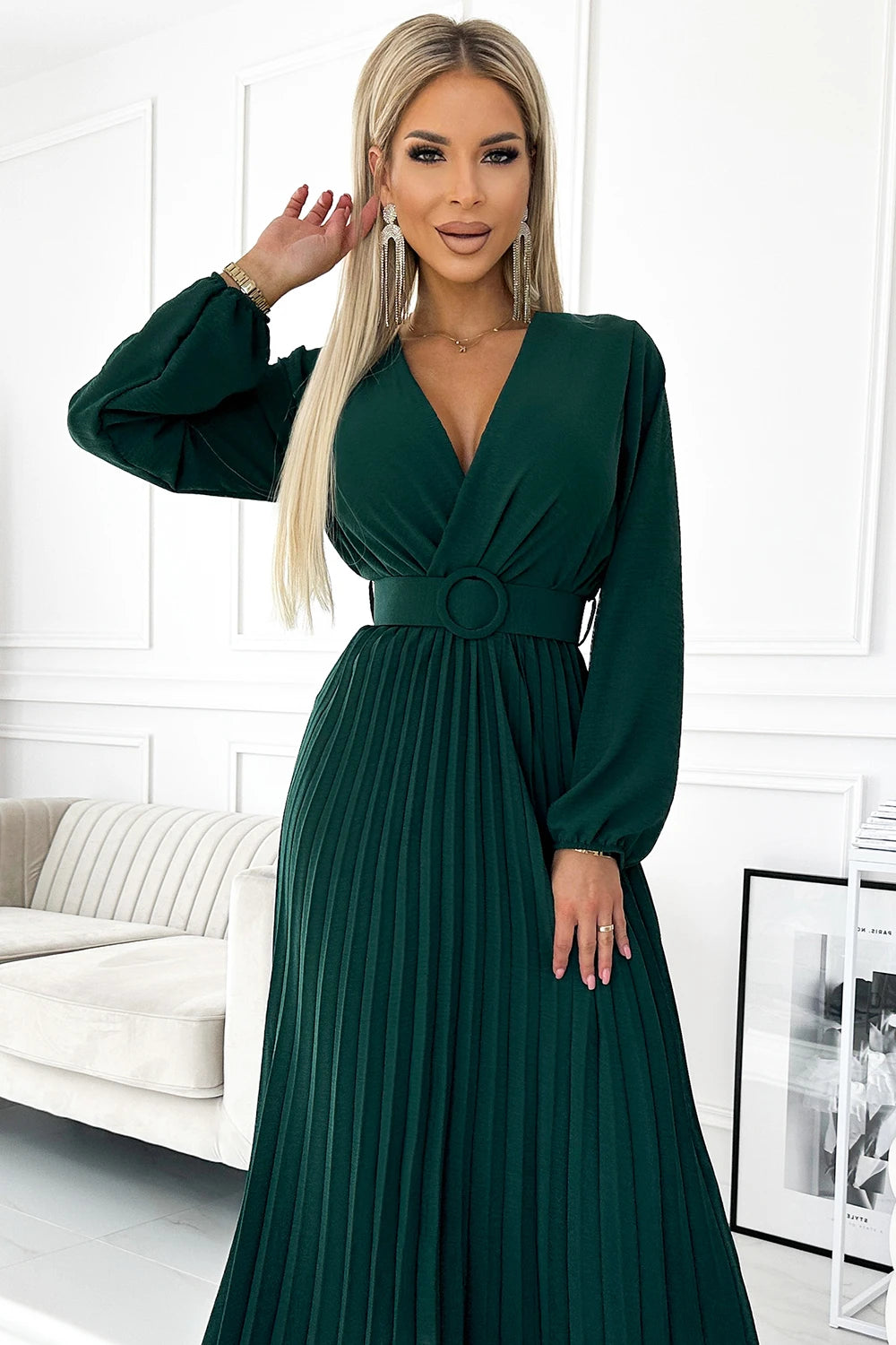 VIVIANA Pleated midi dress with a neckline, long sleeves and a wide belt – Green