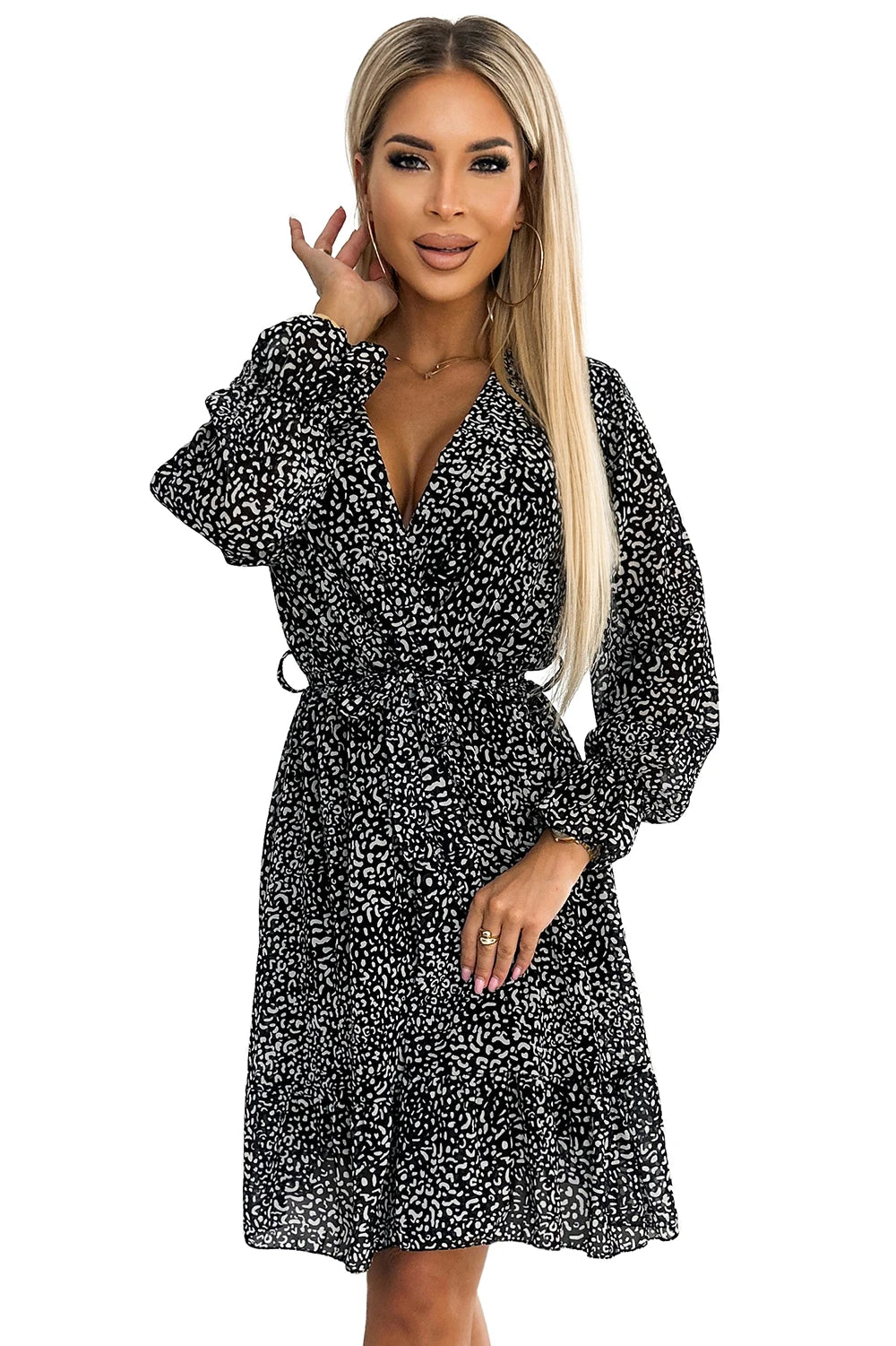 Chiffon dress with a neckline, ruffles and a belt – Black And White Pattern