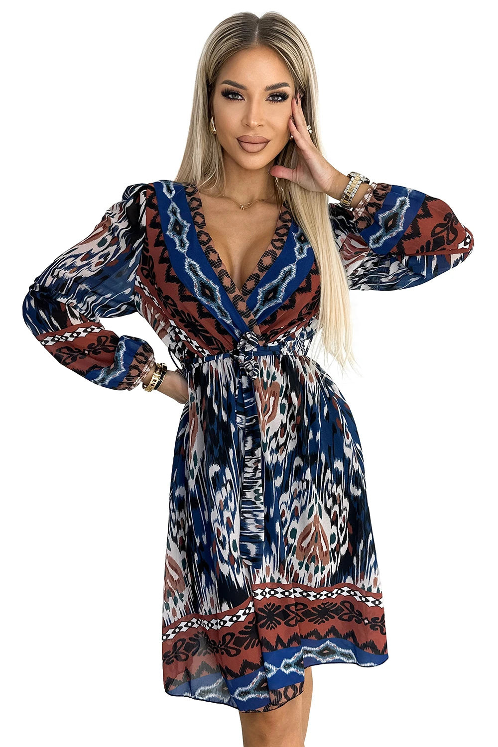 Chiffon dress with a neckline and long sleeves – Indian Pattern