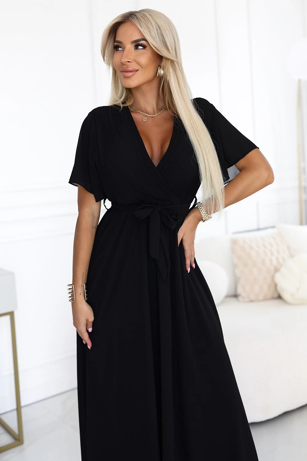 Long dress with pleated neckline and tie – Black
