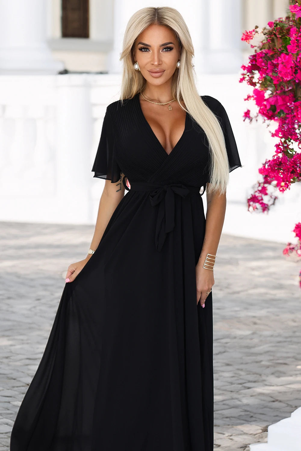Long dress with pleated neckline and tie – Black