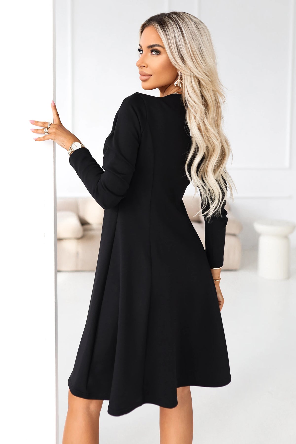 IVANA comfortable trapeze dress with a neckline and long sleeves – Black