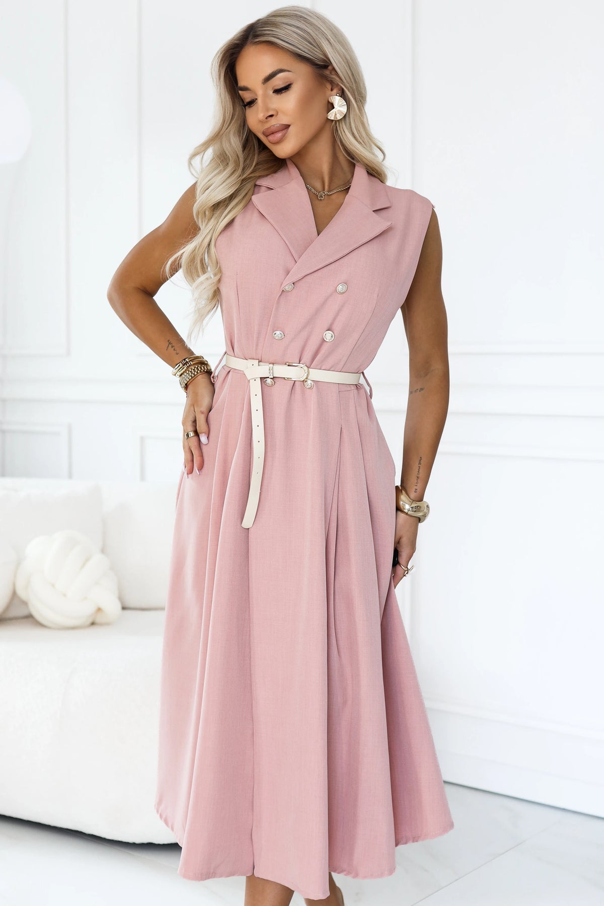 Elegant midi shirt dress with gold buttons and a belt – Powder Pink