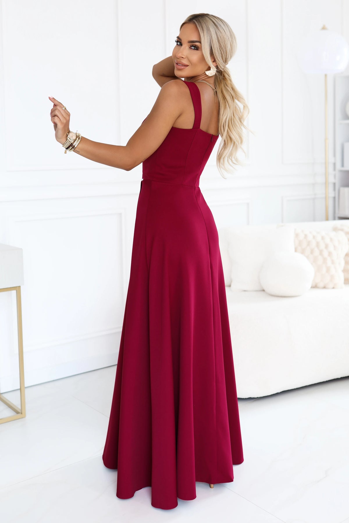 AURELIA Long dress with a leg slit and square neckline – Burgundy
