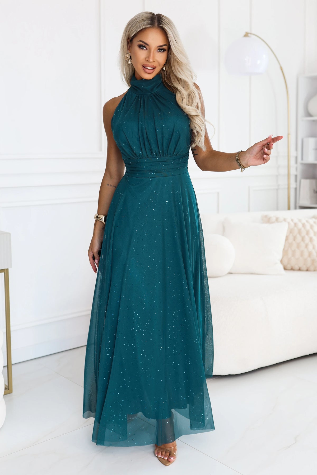 VERONICA Luxurious long gown with a glitter accent and a chic cut – Green