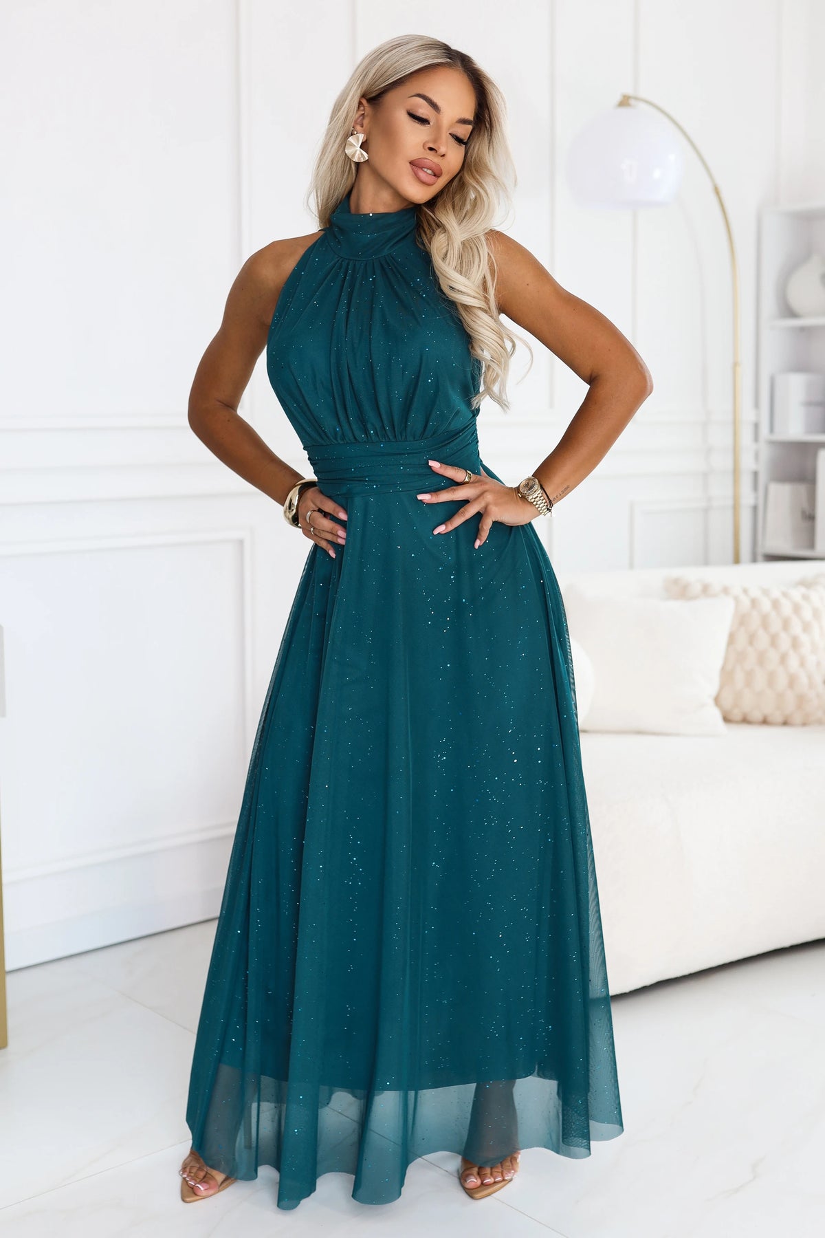 VERONICA Luxurious long gown with a glitter accent and a chic cut – Green