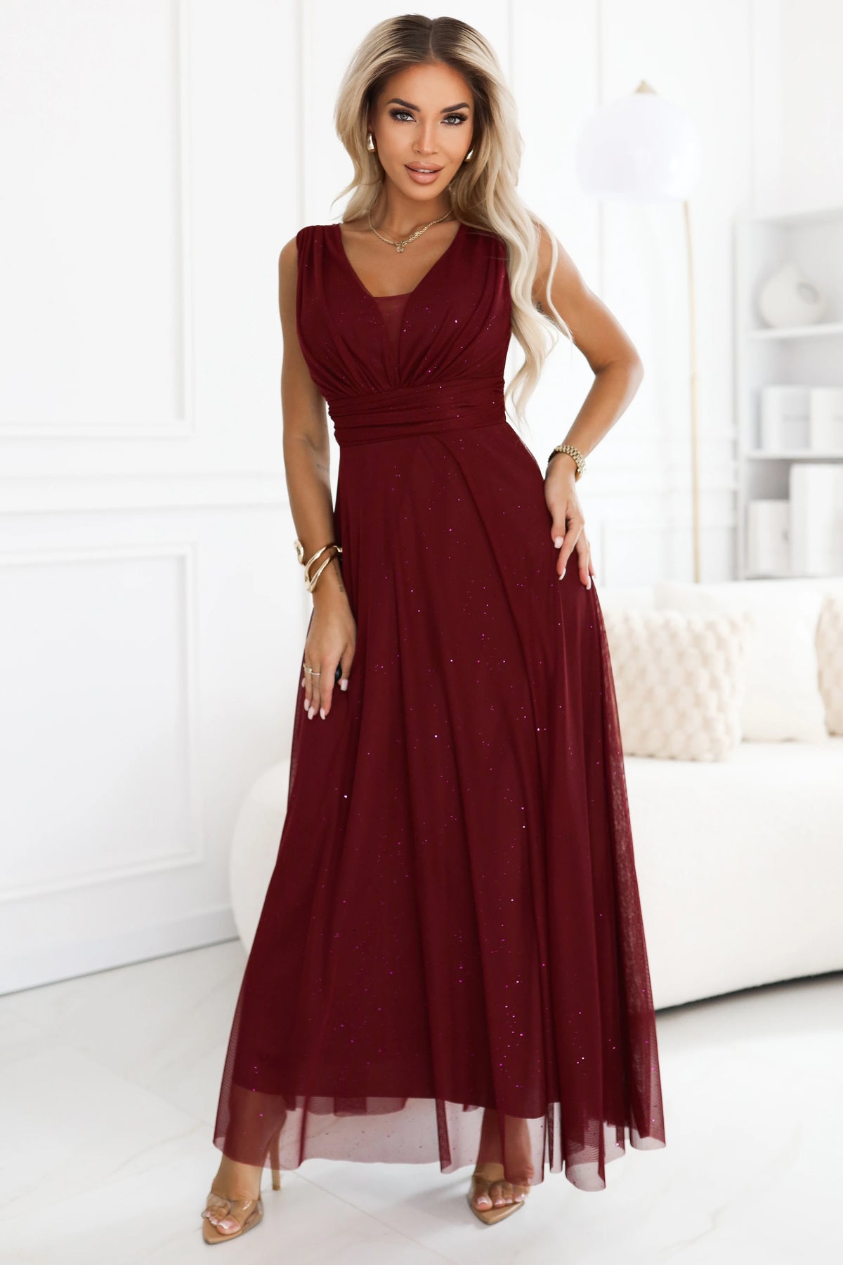 Long evening dress with a brocade accent and a deep neckline – Burgundy