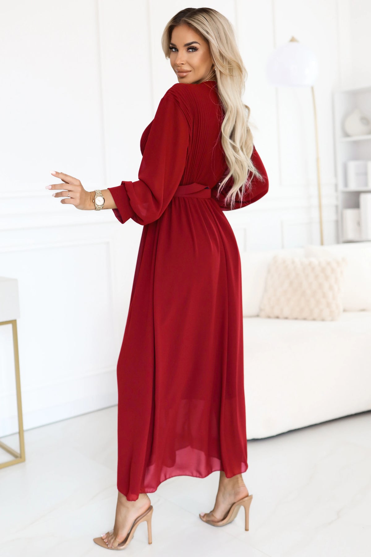 Elegant pleated maxi dress with a belt and a wrap neckline – Burgundy